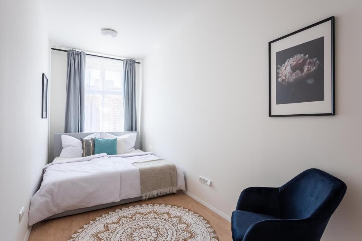 Spacious Luxury Old Town 2BR Retreat