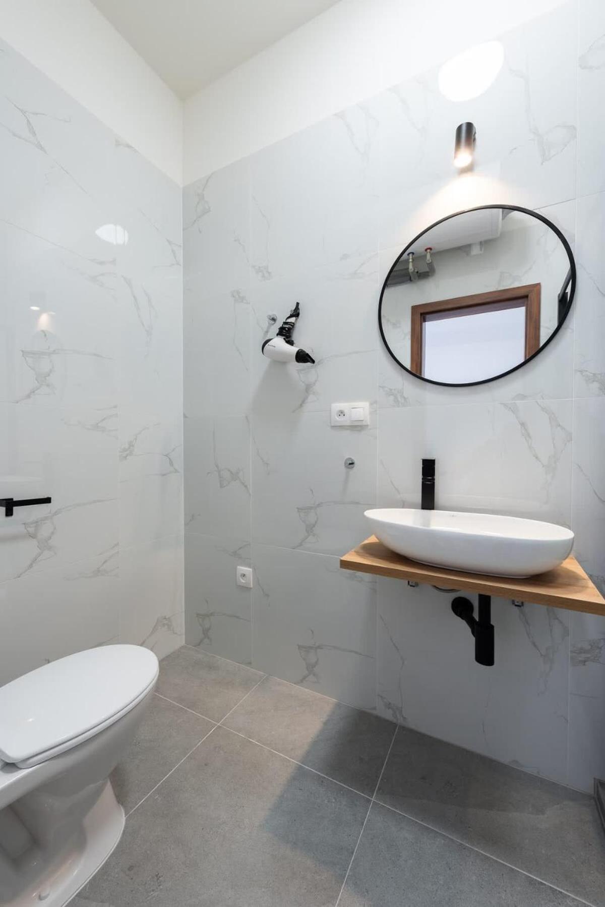 Spacious Luxury Old Town 2BR Retreat
