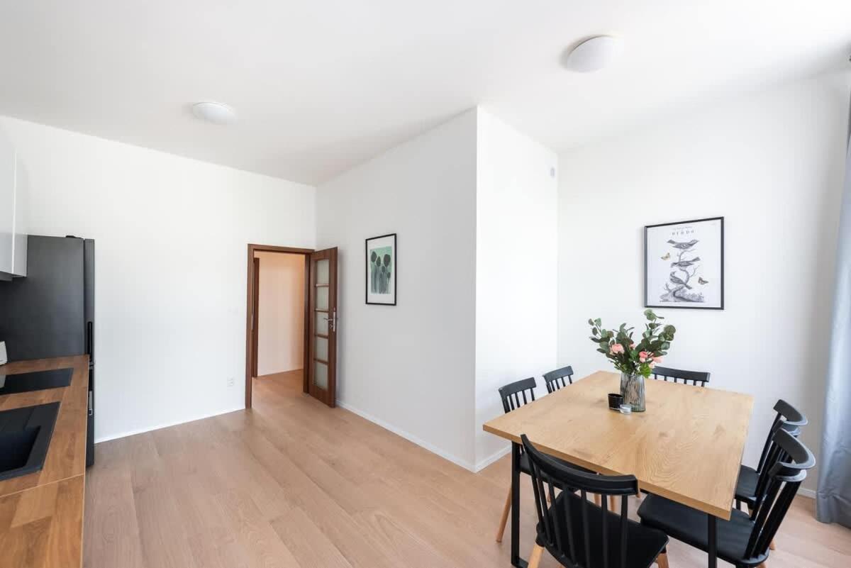 Spacious Luxury Old Town 2BR Retreat