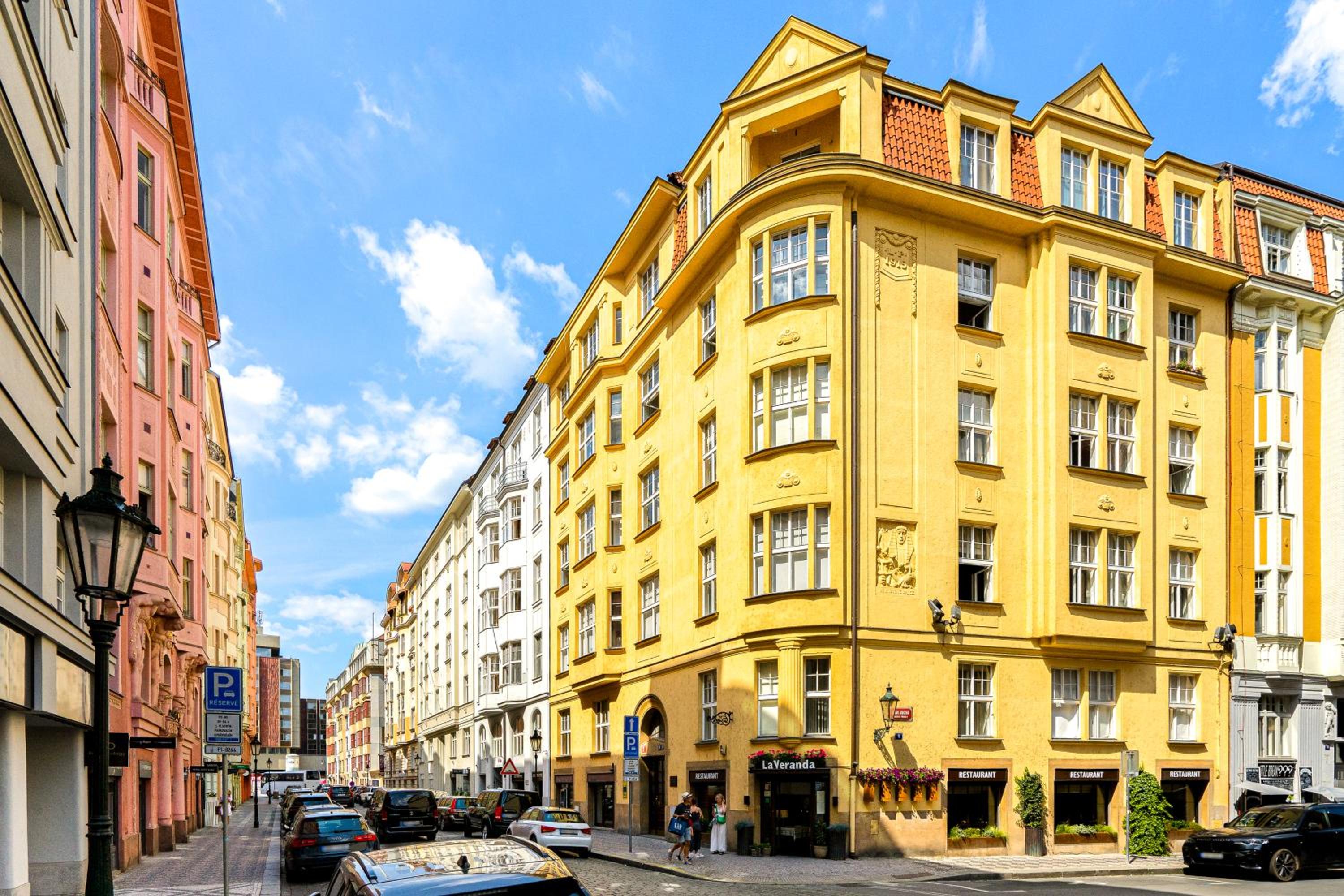 Prague Days - One-bedroom Apartment with Workspace in the Old Town