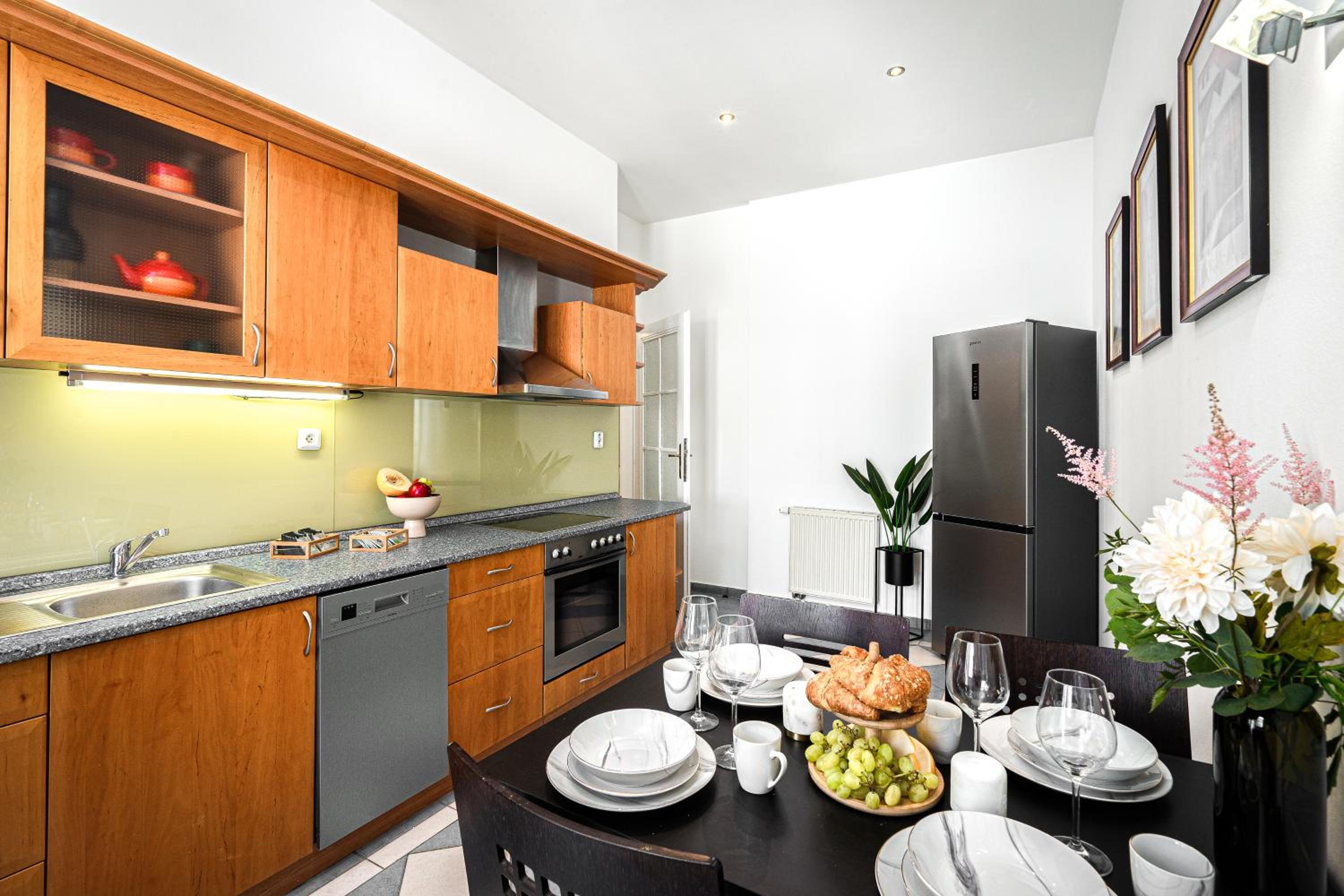 Prague Days - One-bedroom Apartment with Workspace in the Old Town