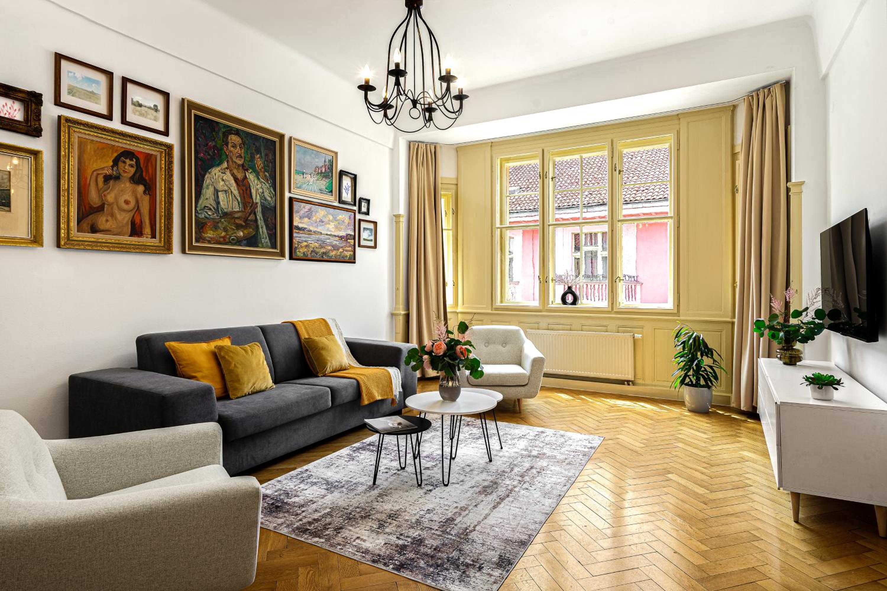 Prague Days - One-bedroom Apartment with Workspace in the Old Town