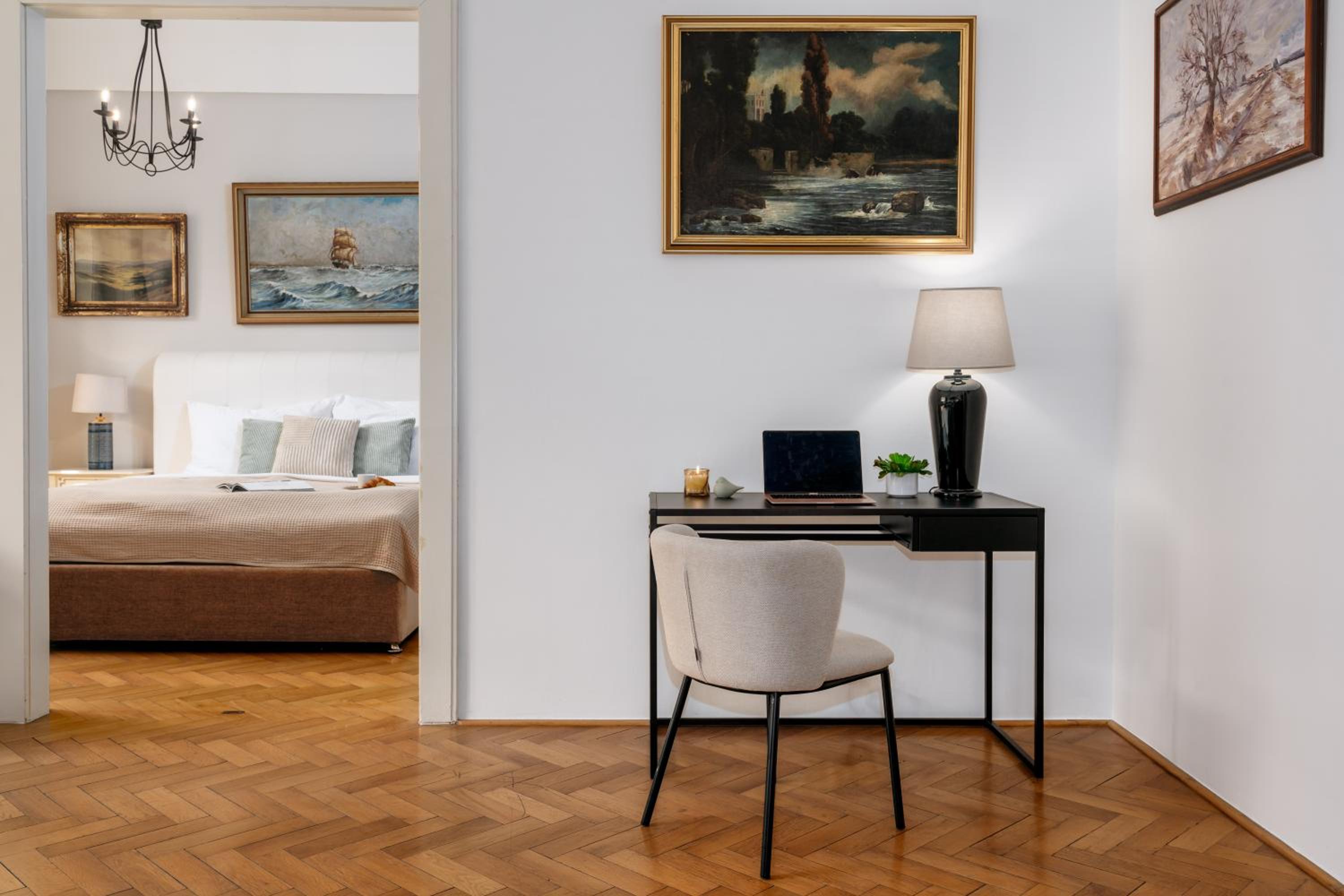 Prague Days - One-bedroom Apartment with Workspace in the Old Town