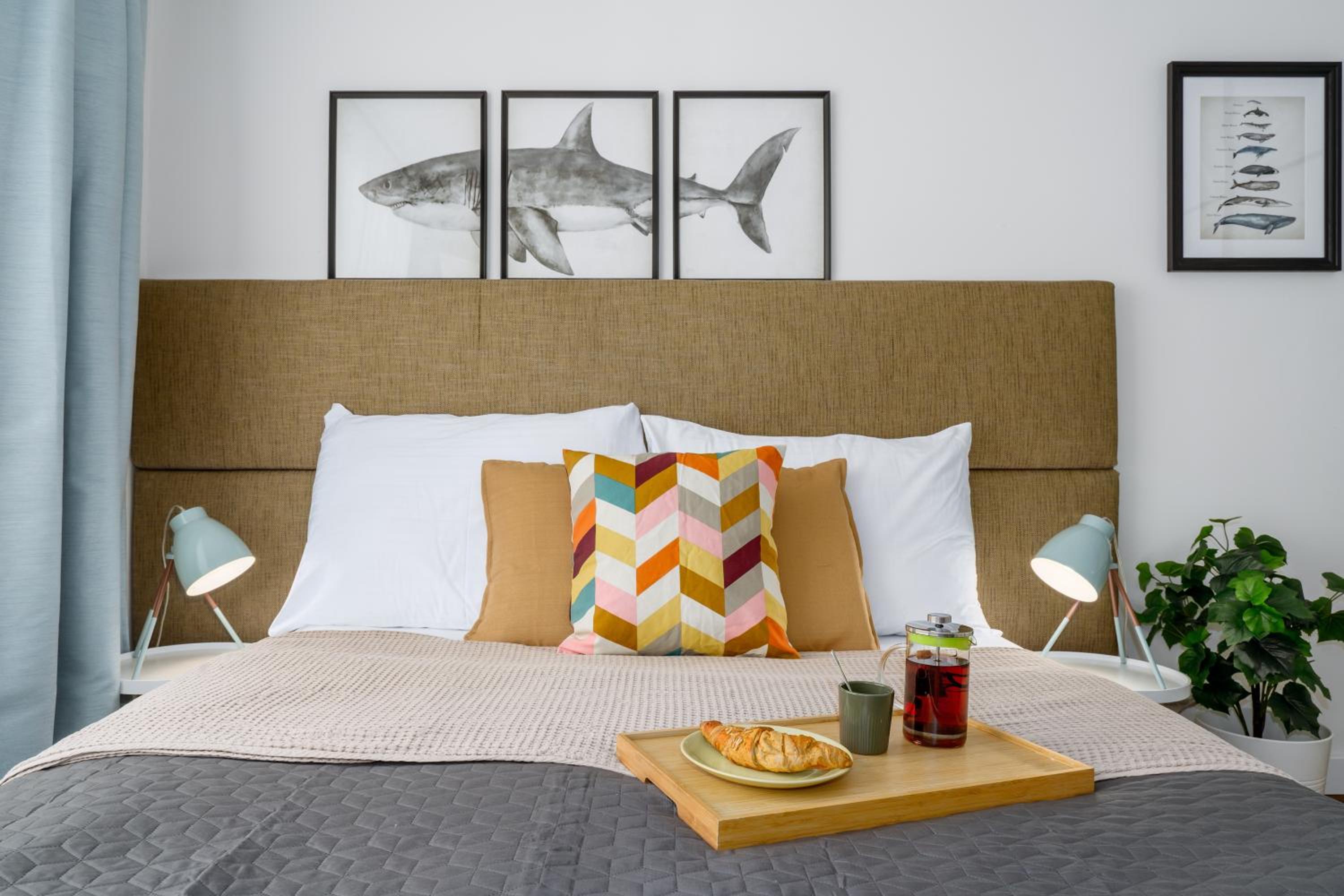 Two bedroom apartment in quiet area with workspace by Prague Days