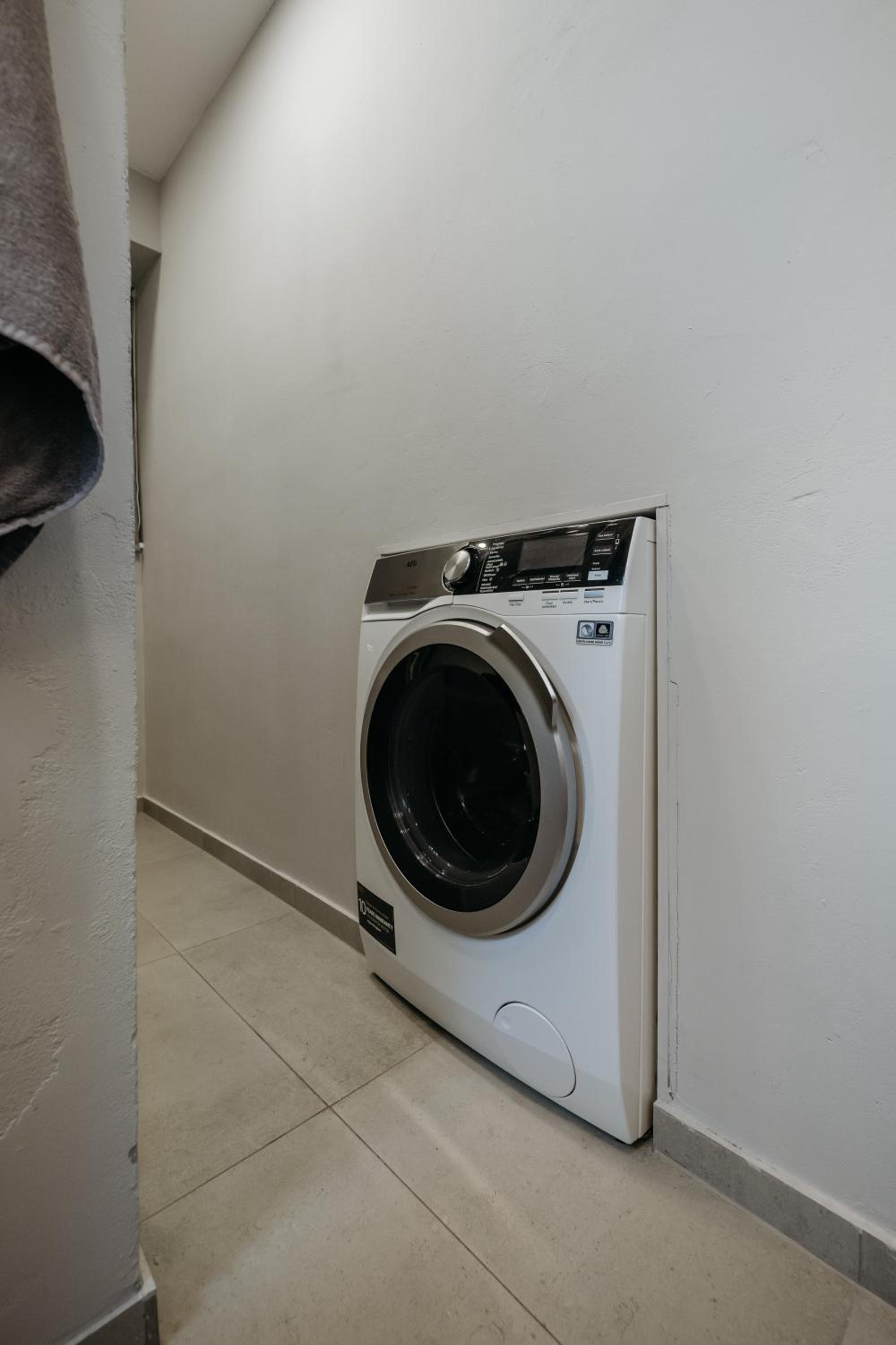 Two bedroom apartment in quiet area with workspace by Prague Days