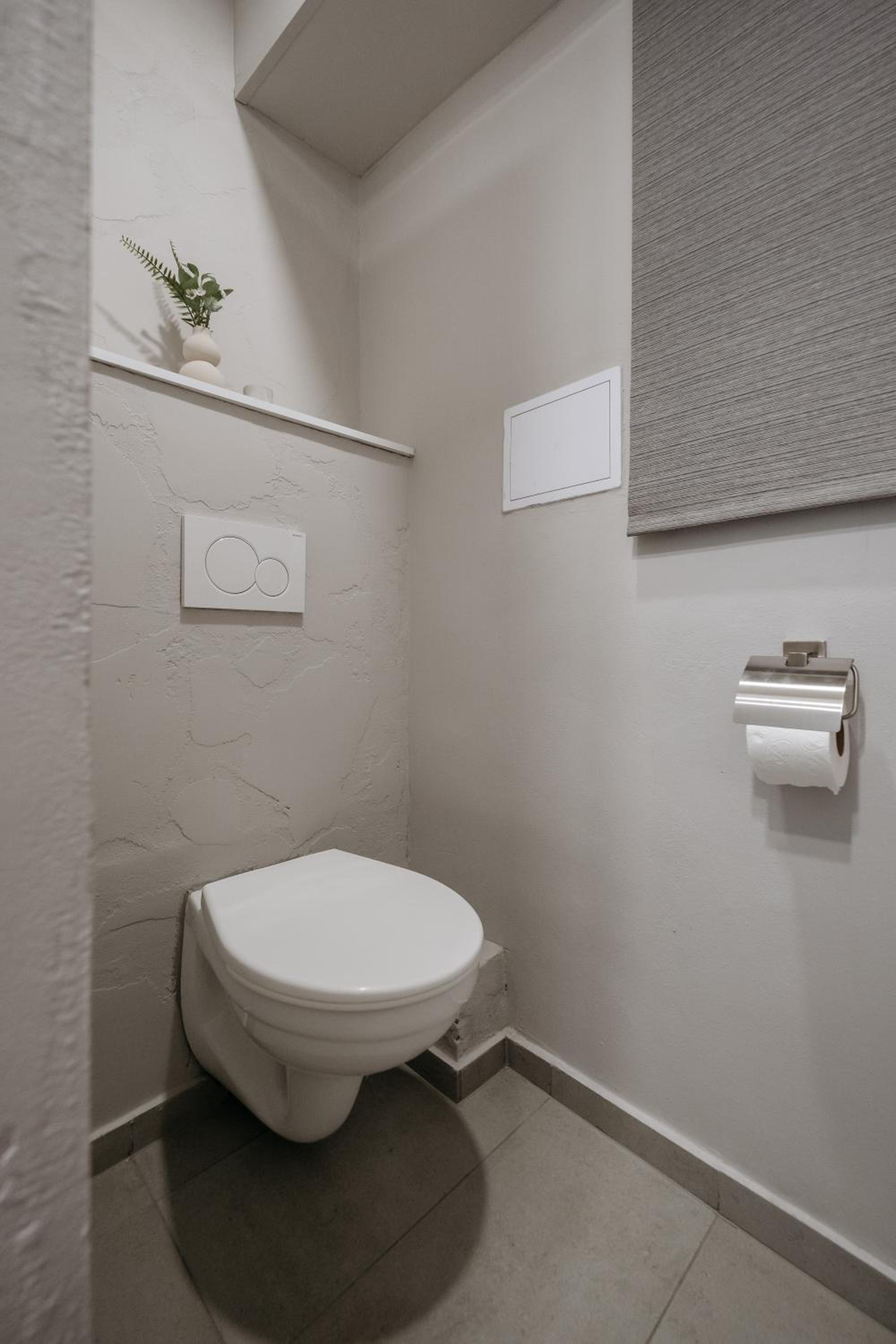 Two bedroom apartment in quiet area with workspace by Prague Days