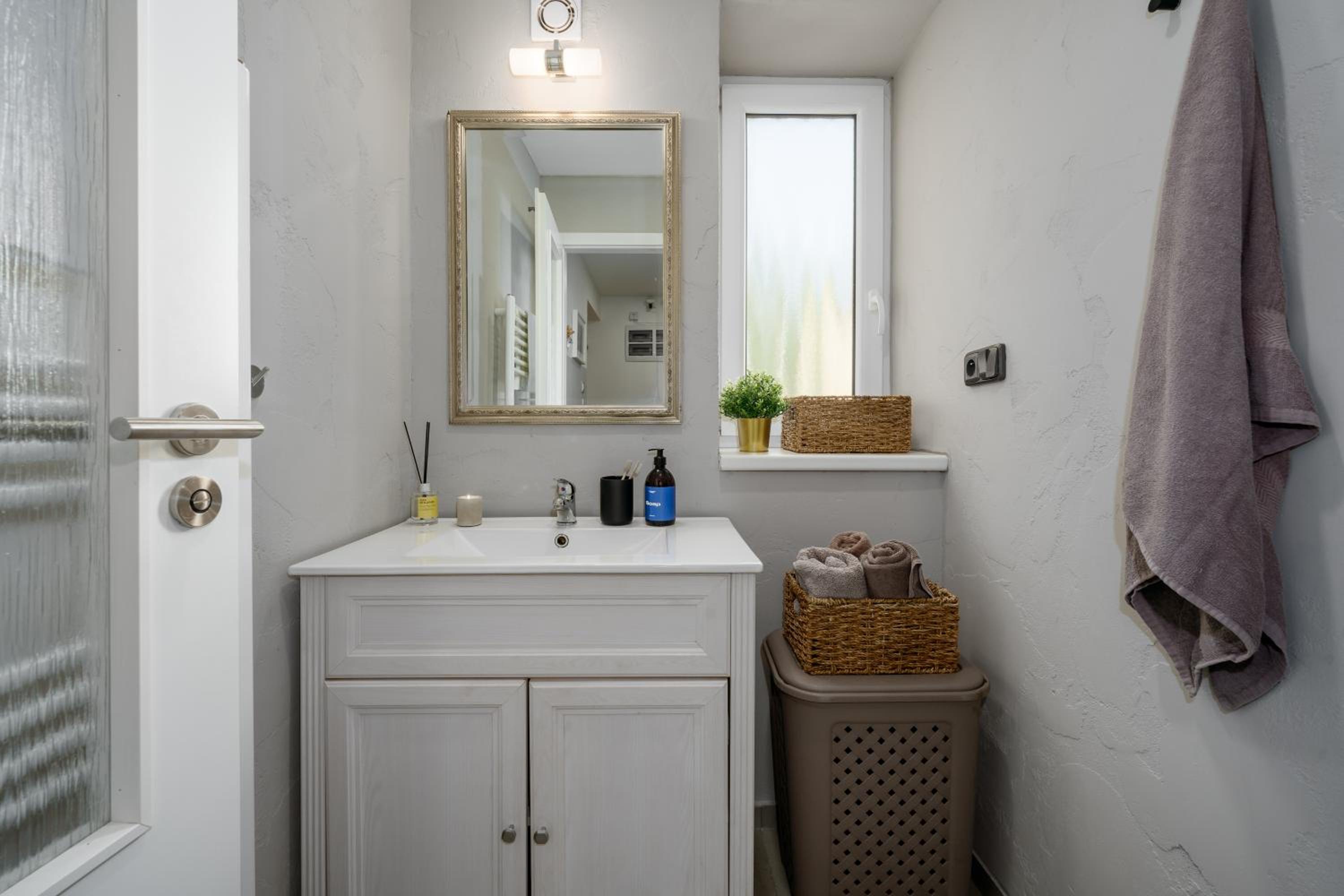 Two bedroom apartment in quiet area with workspace by Prague Days