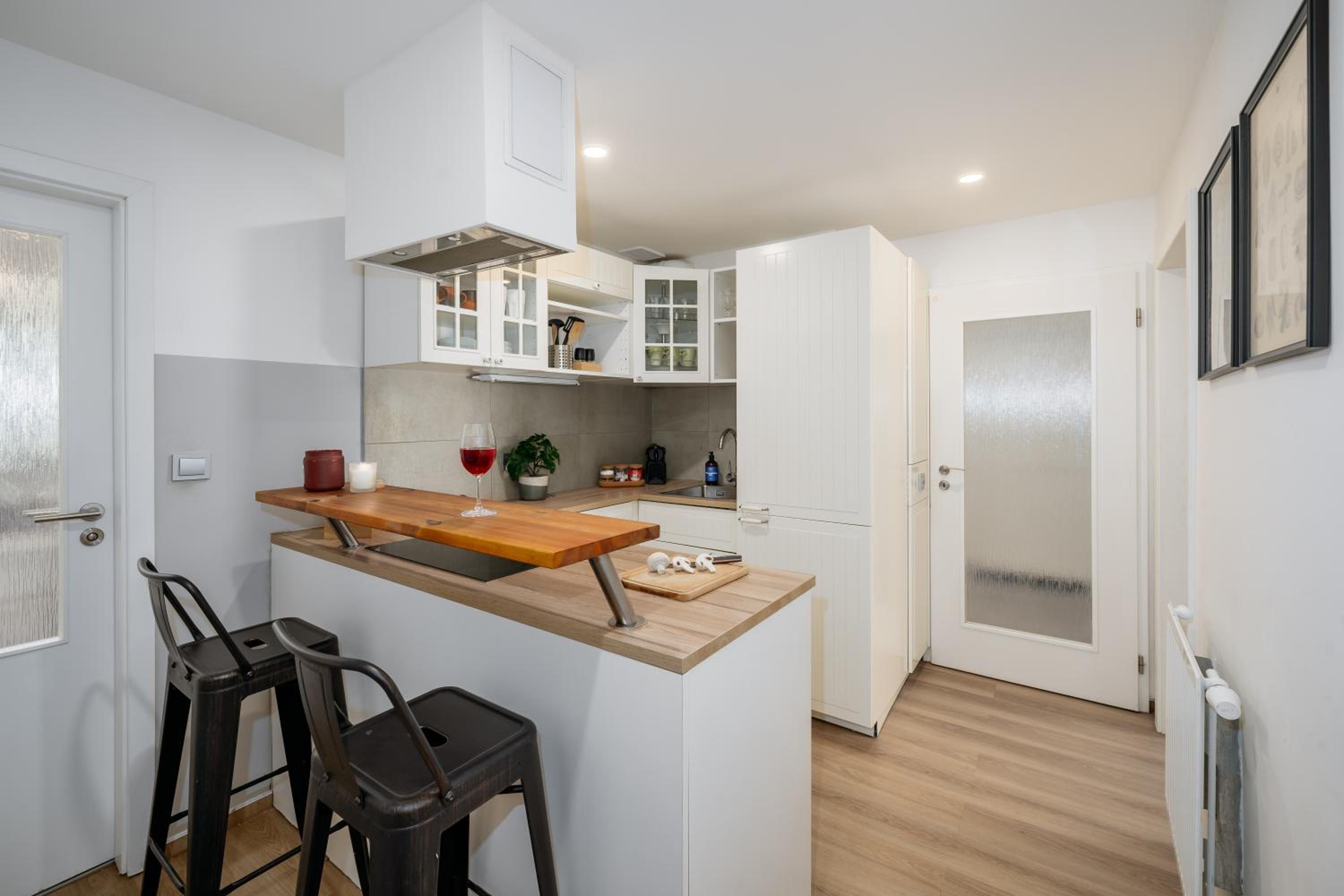 Two bedroom apartment in quiet area with workspace by Prague Days