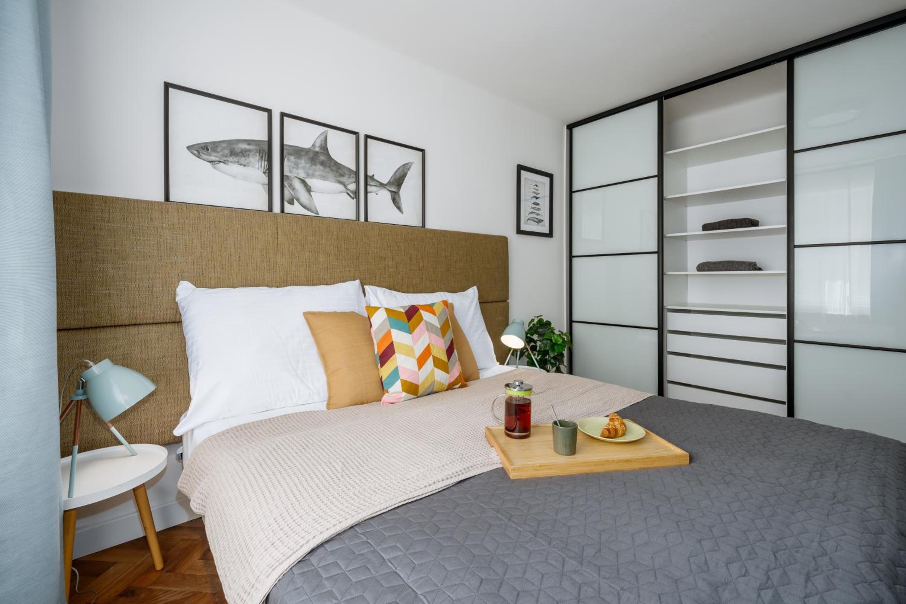 Two bedroom apartment in quiet area with workspace by Prague Days
