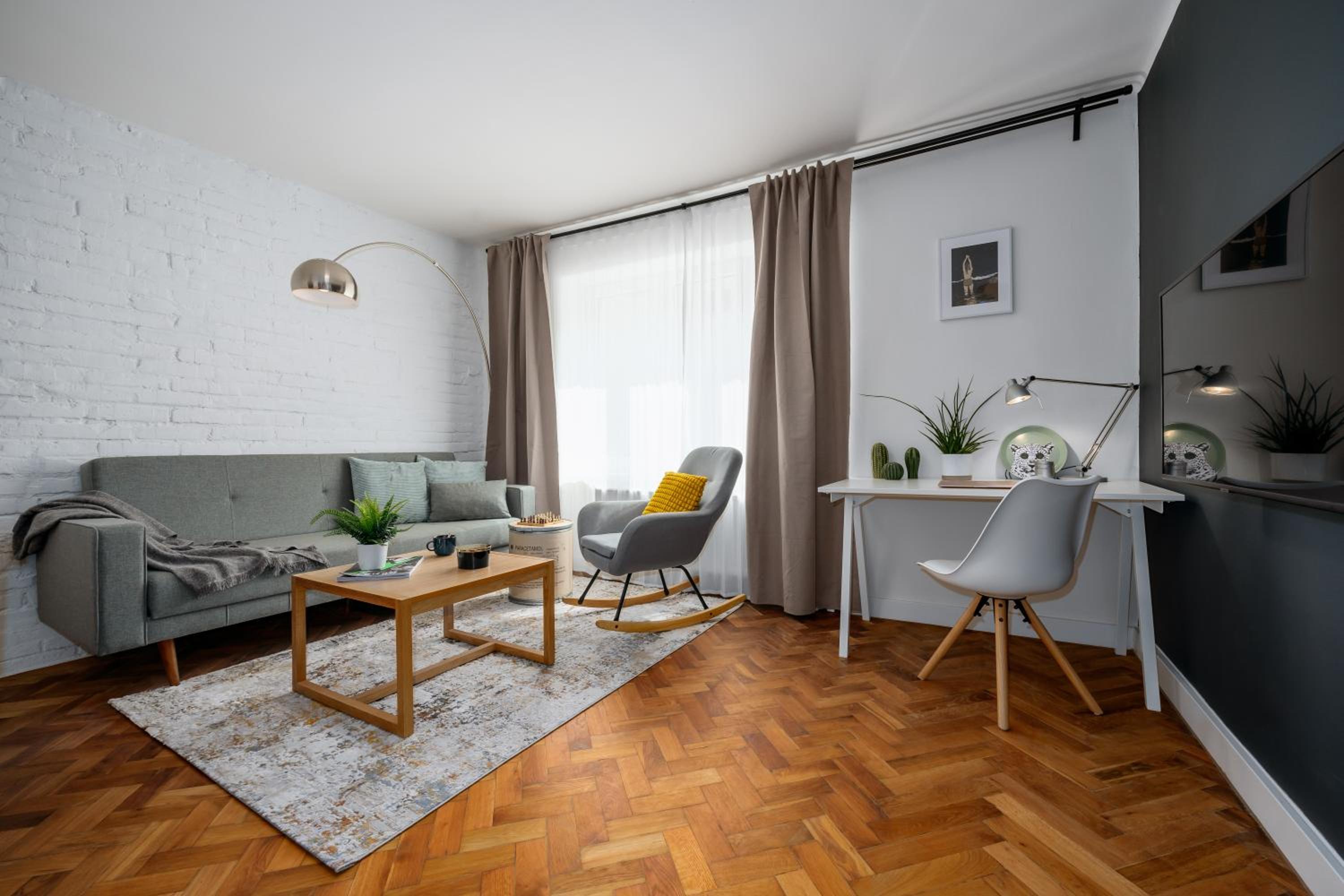 Two bedroom apartment in quiet area with workspace by Prague Days