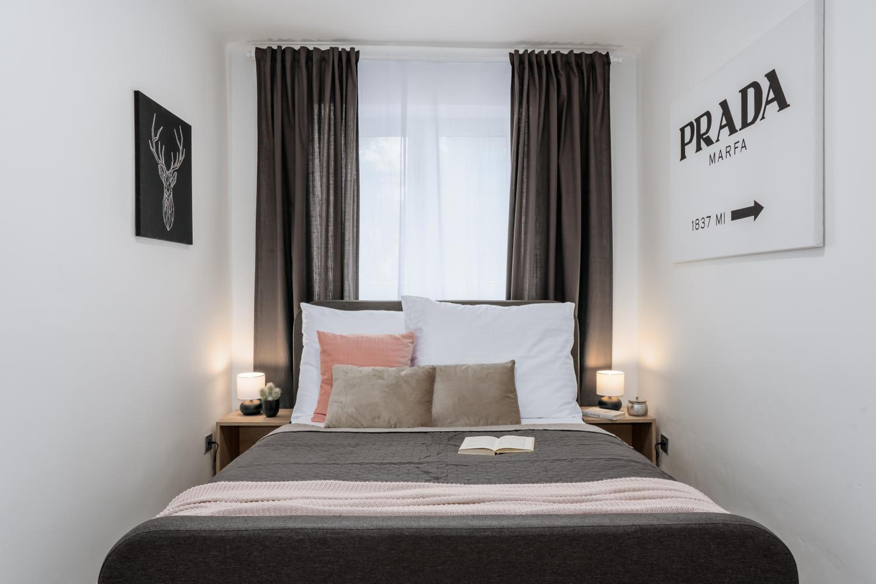 Two bedroom apartment in quiet area with workspace by Prague Days