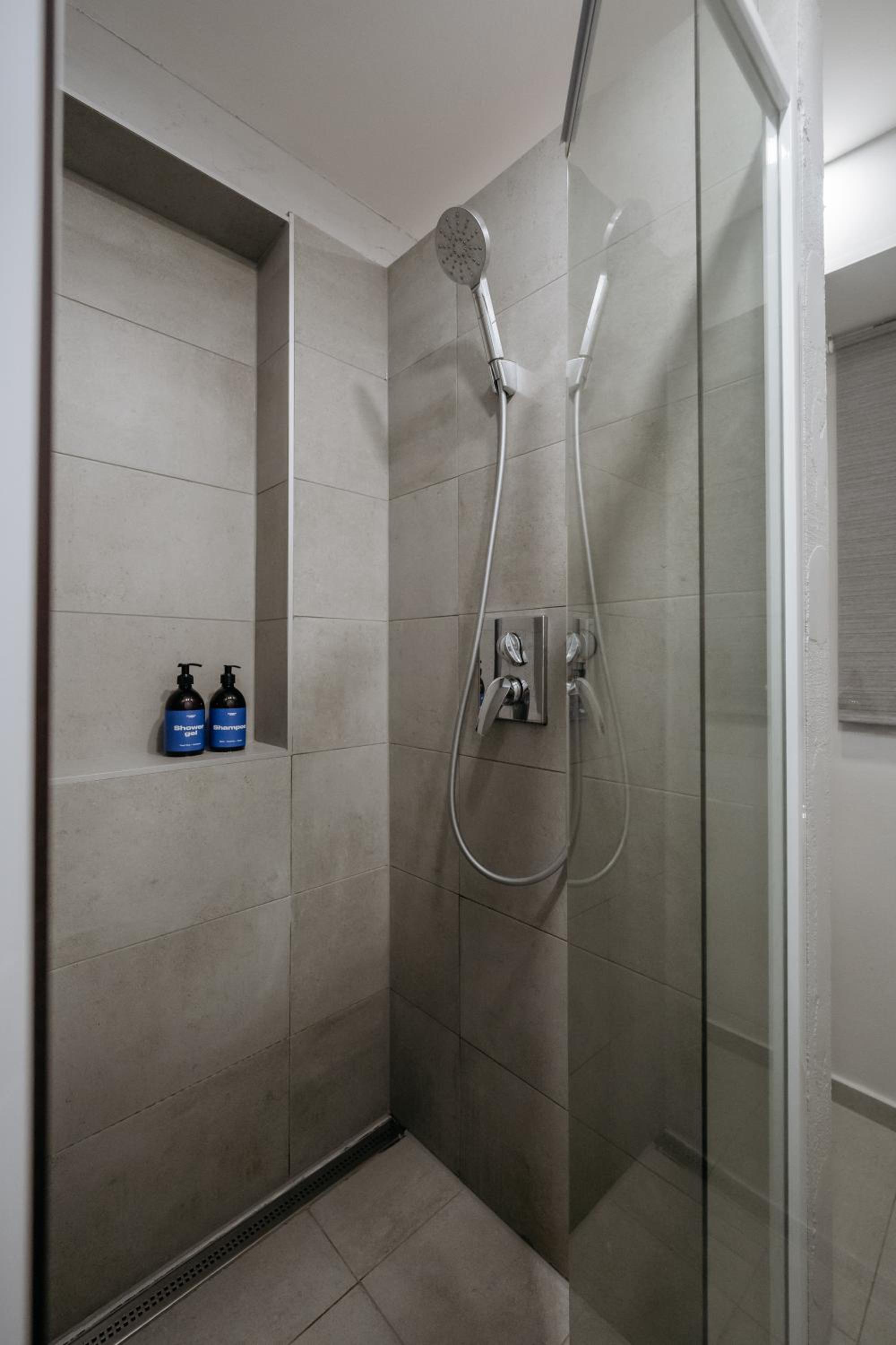 Two bedroom apartment in quiet area with workspace by Prague Days