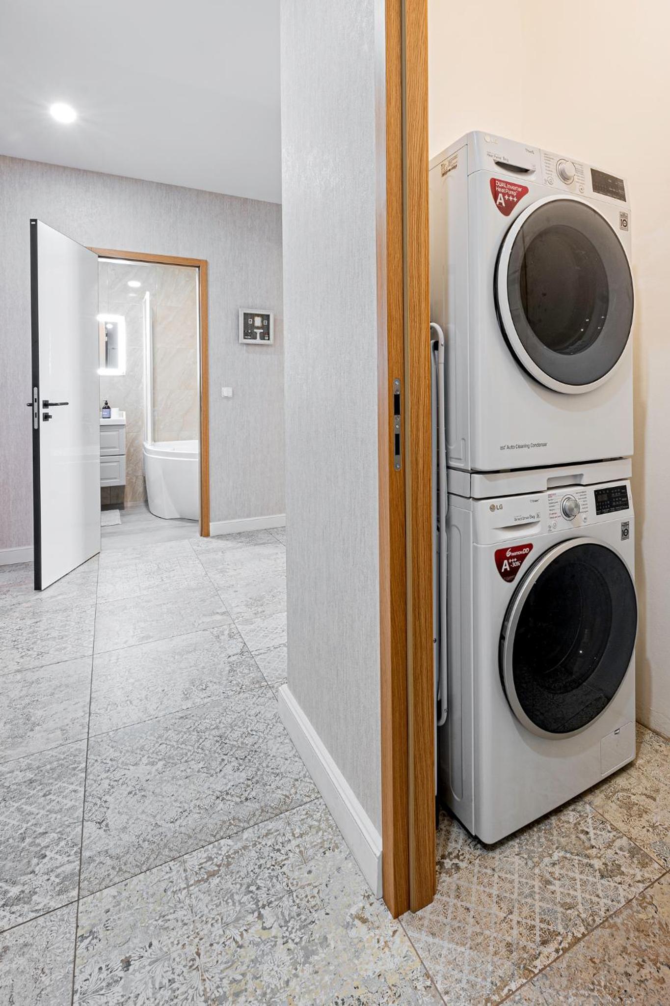 Prague Days - Apartment with 2 Bedrooms and 2 Balconies in Vinohrady