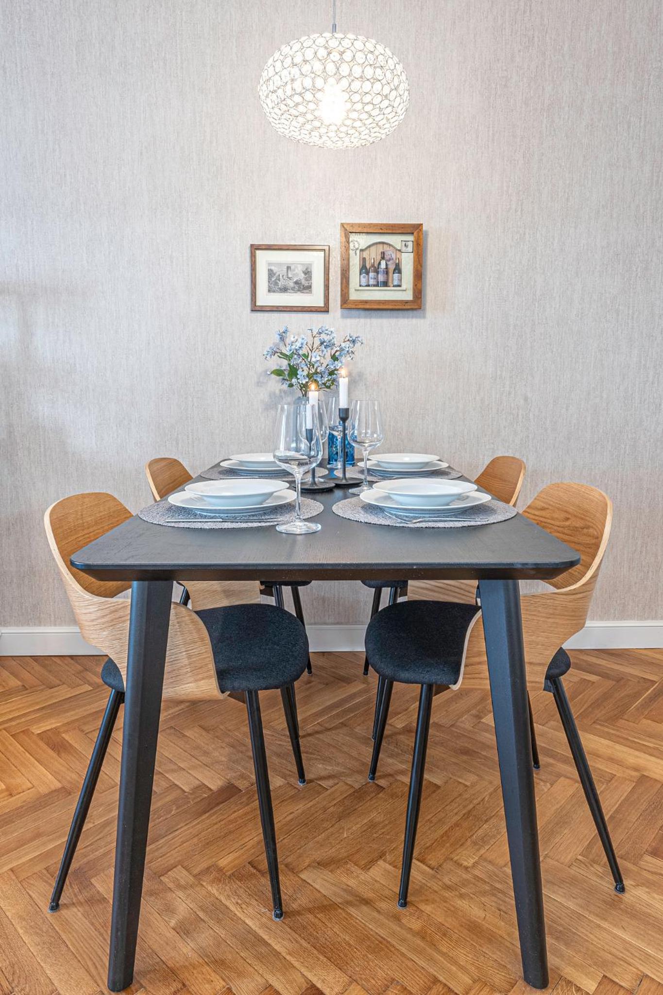 Prague Days - Apartment with 2 Bedrooms and 2 Balconies in Vinohrady