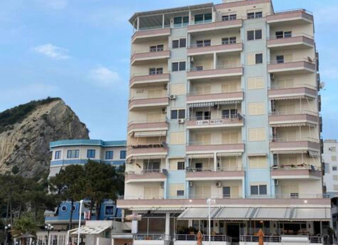 As 7 apartamente