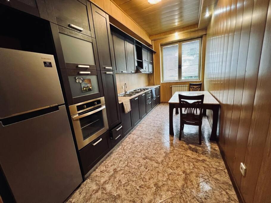 Spacious and Modern Apartment in Central Tbilisi view 4