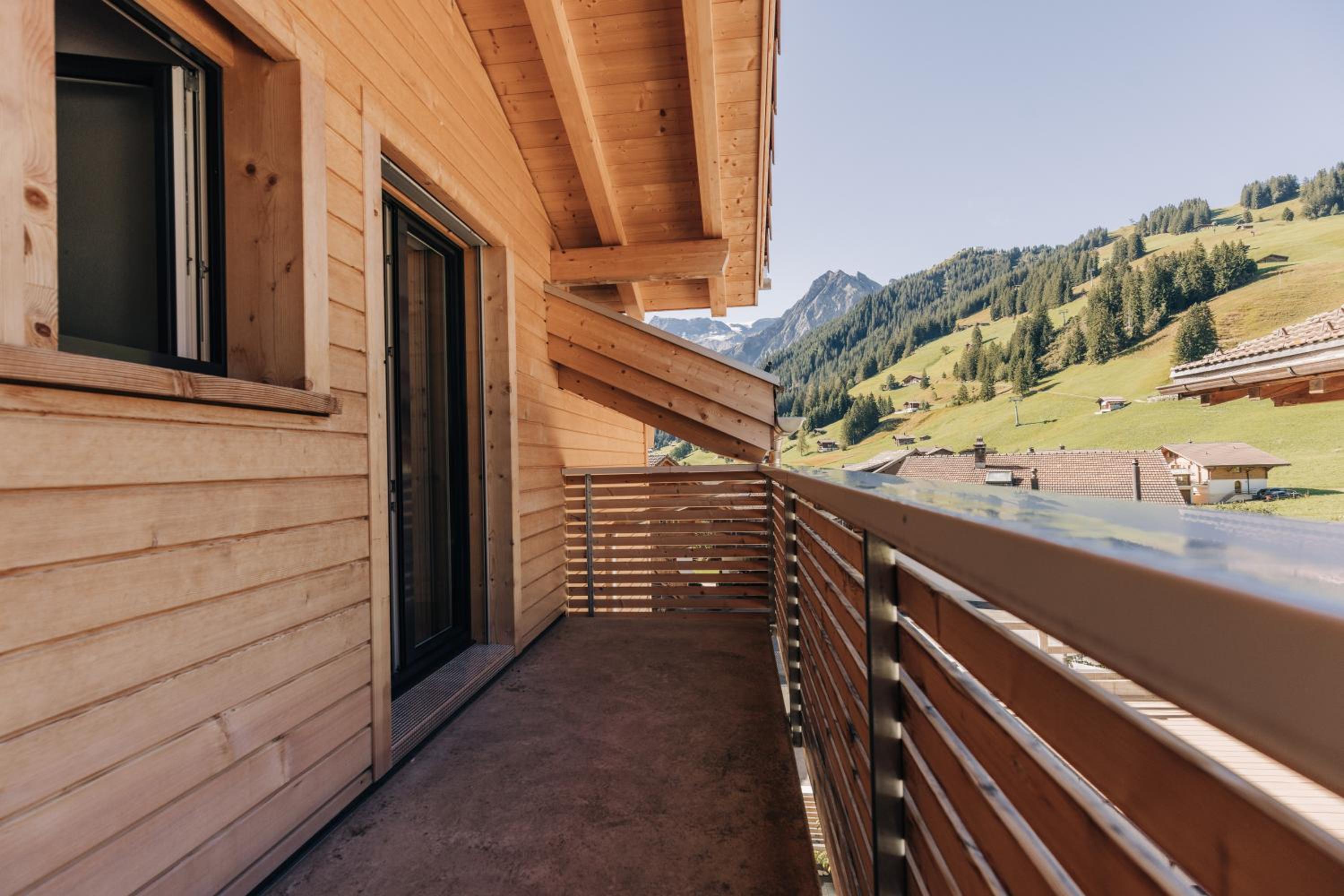Chuenislodge3 neu&stilvoll, 2Balkone, echtes Bijou mit top-Aussicht