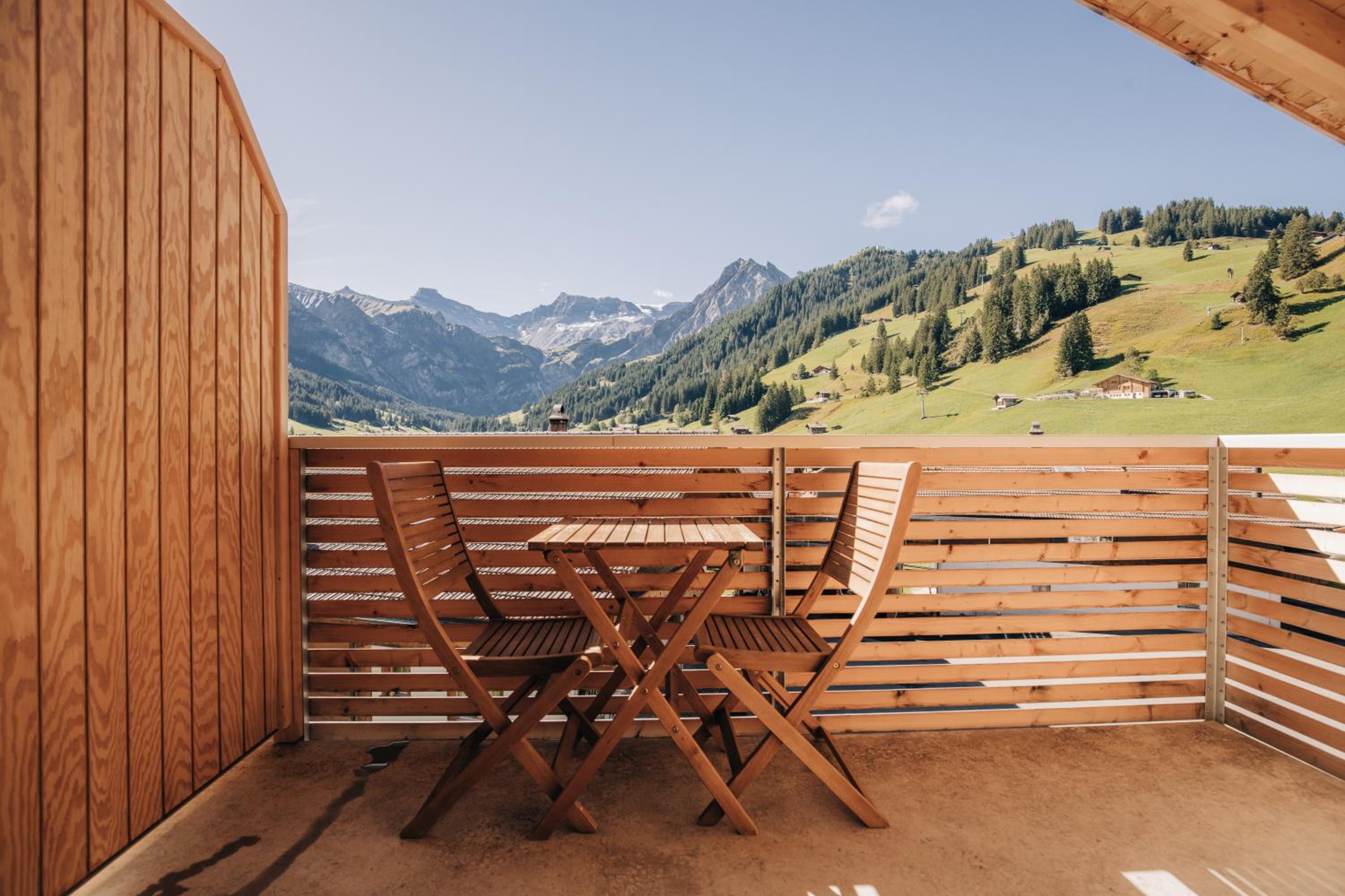 Chuenislodge3 neu&stilvoll, 2Balkone, echtes Bijou mit top-Aussicht