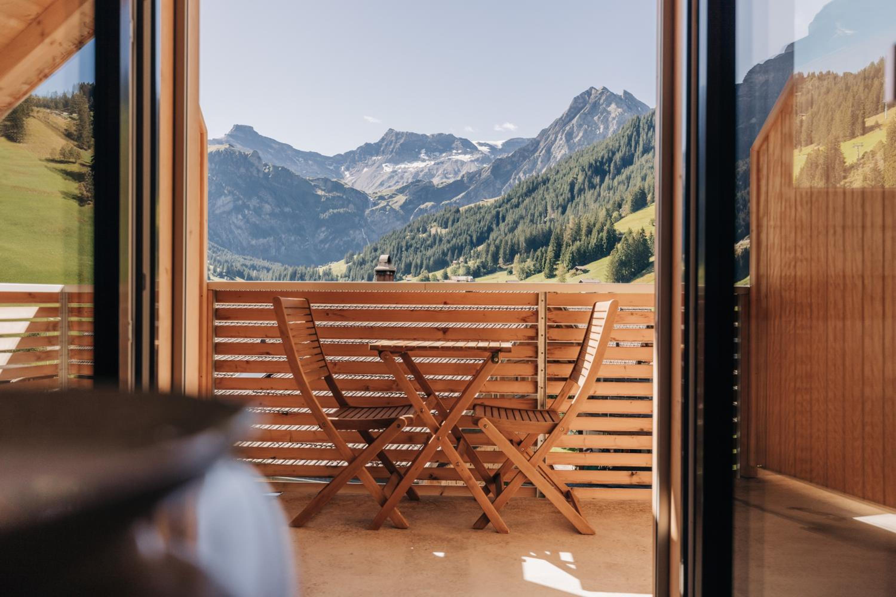 Chuenislodge3 neu&stilvoll, 2Balkone, echtes Bijou mit top-Aussicht