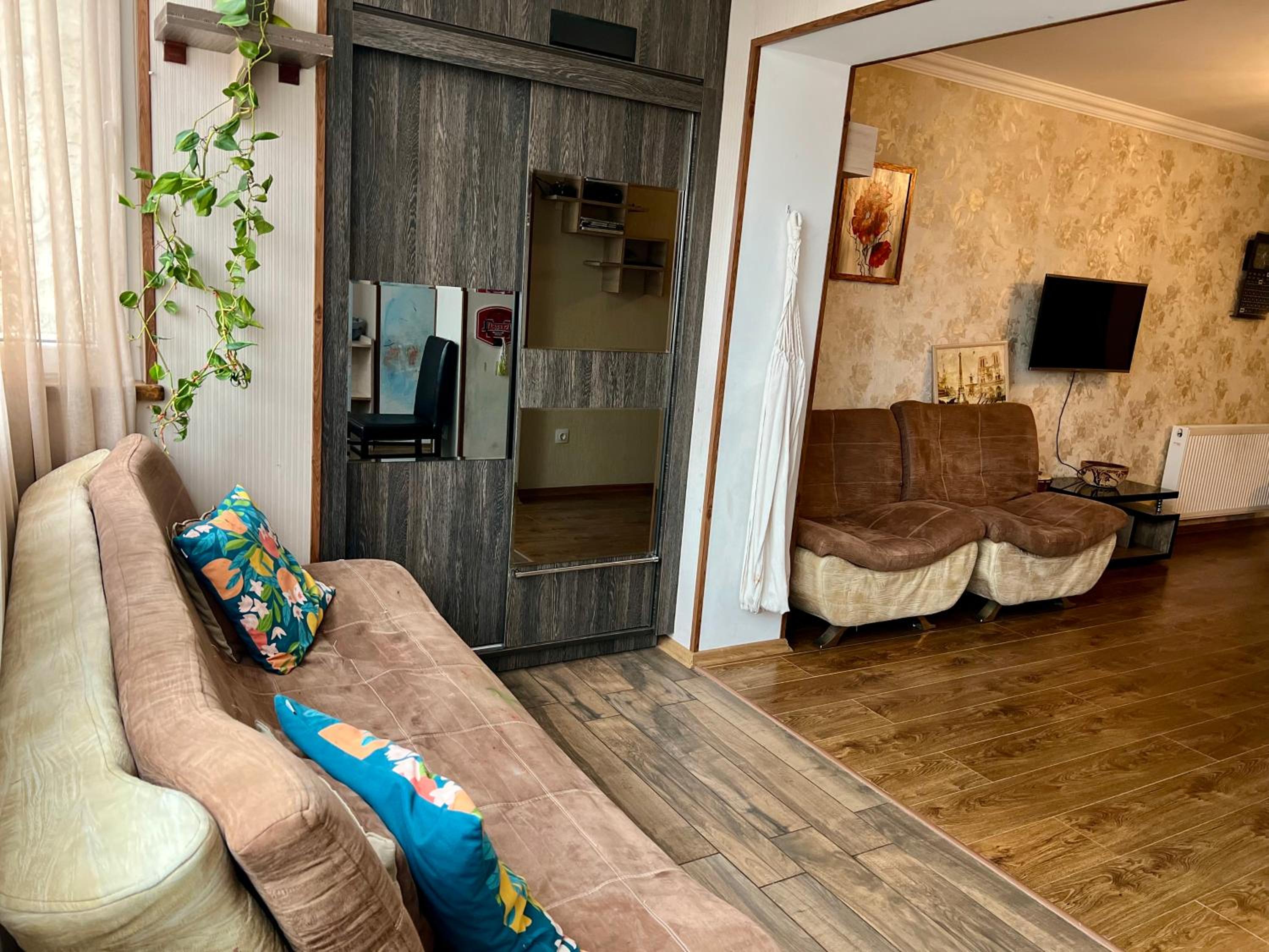 Sun Drenched Apartment with Backyard and Balcony view 5
