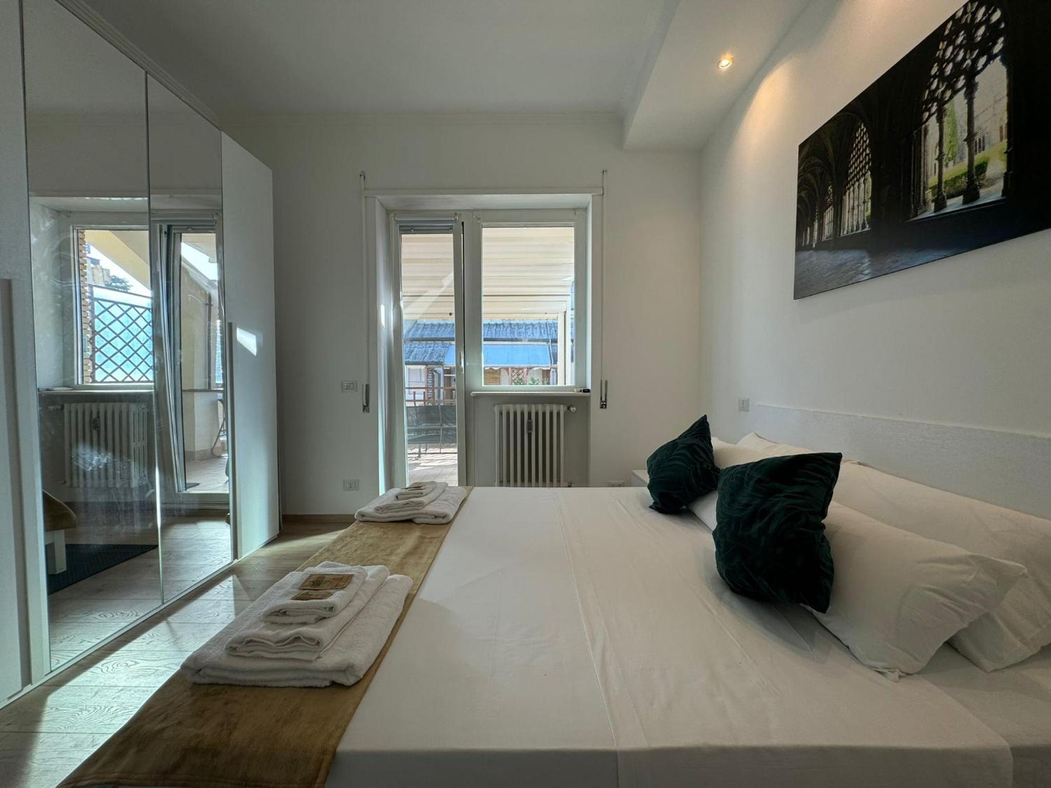 Bright and Residential Roman Apt with Terrace