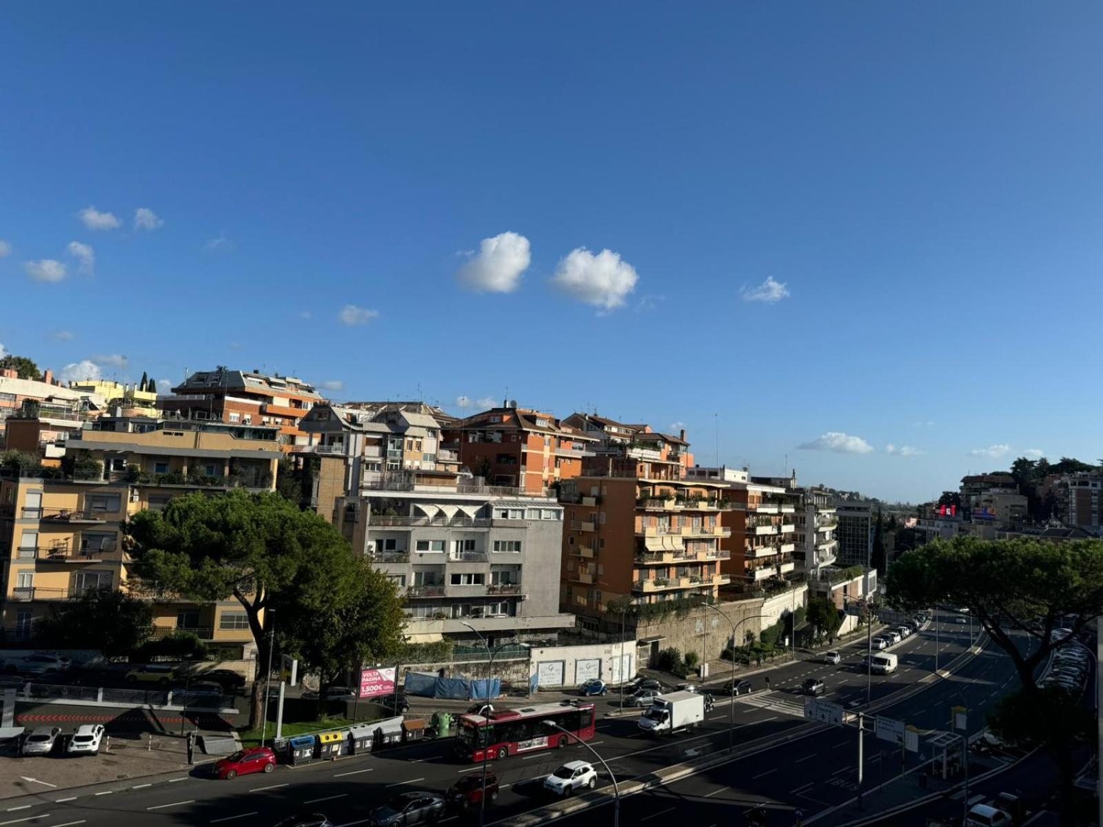 Bright and Residential Roman Apt with Terrace