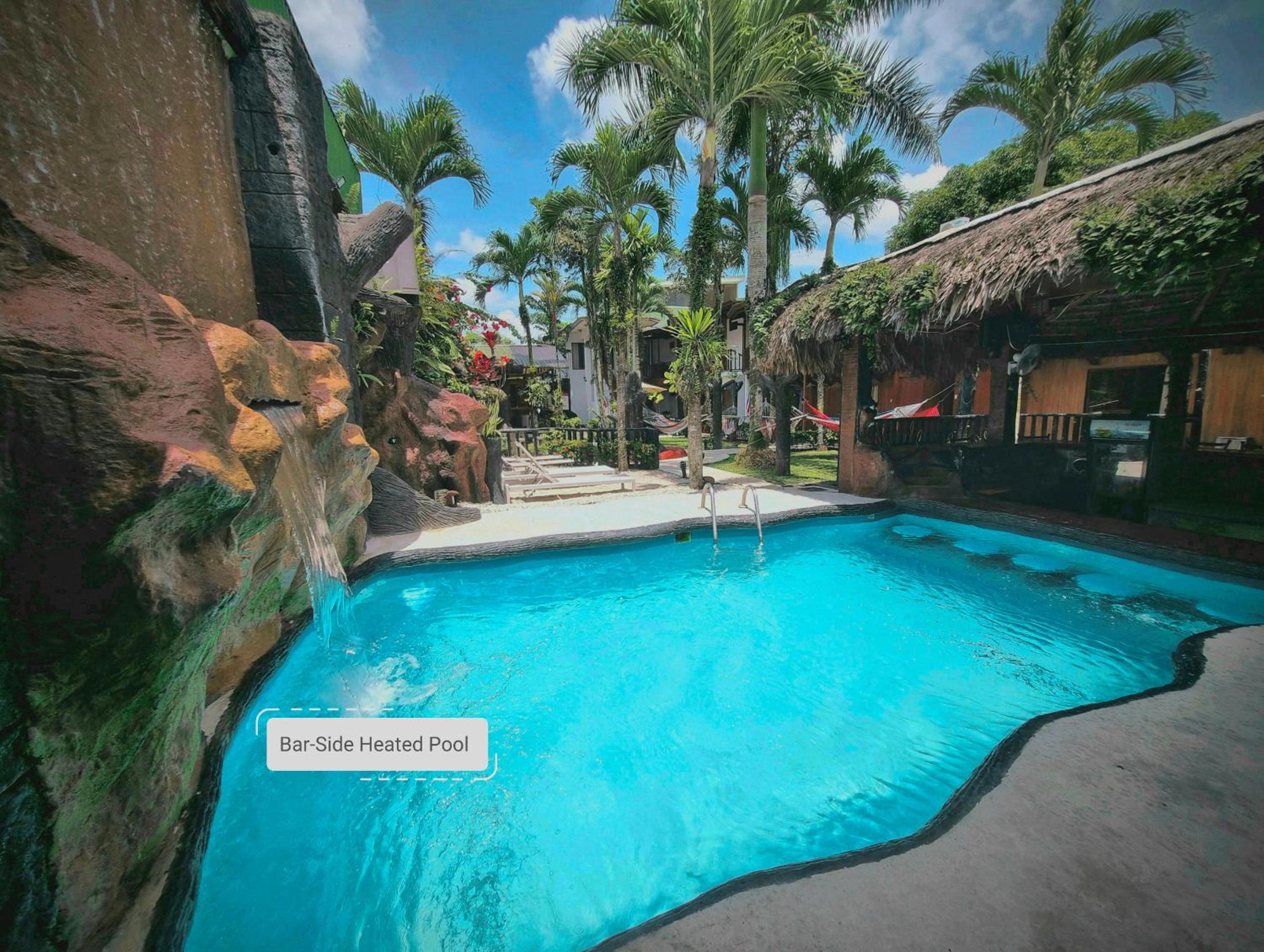 Hotel Poshtel Arenal - Image 1