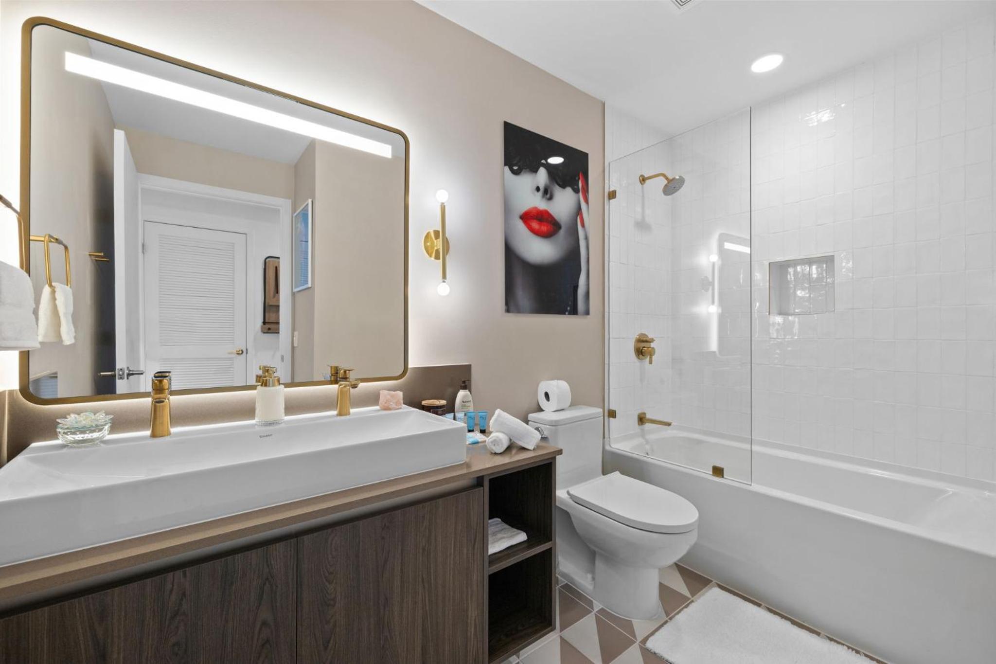 PH 49 Floor Luxury Studio w Free Parking