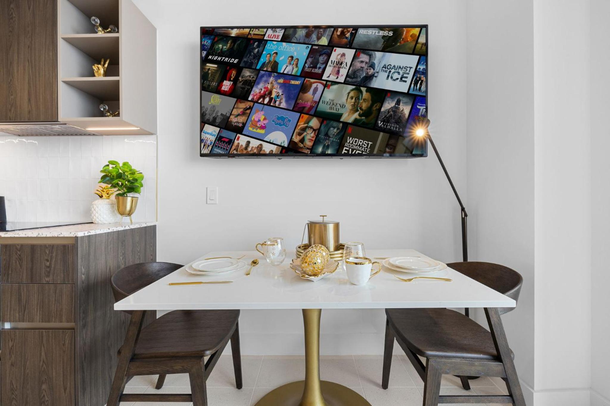 PH 49 Floor Luxury Studio w Free Parking