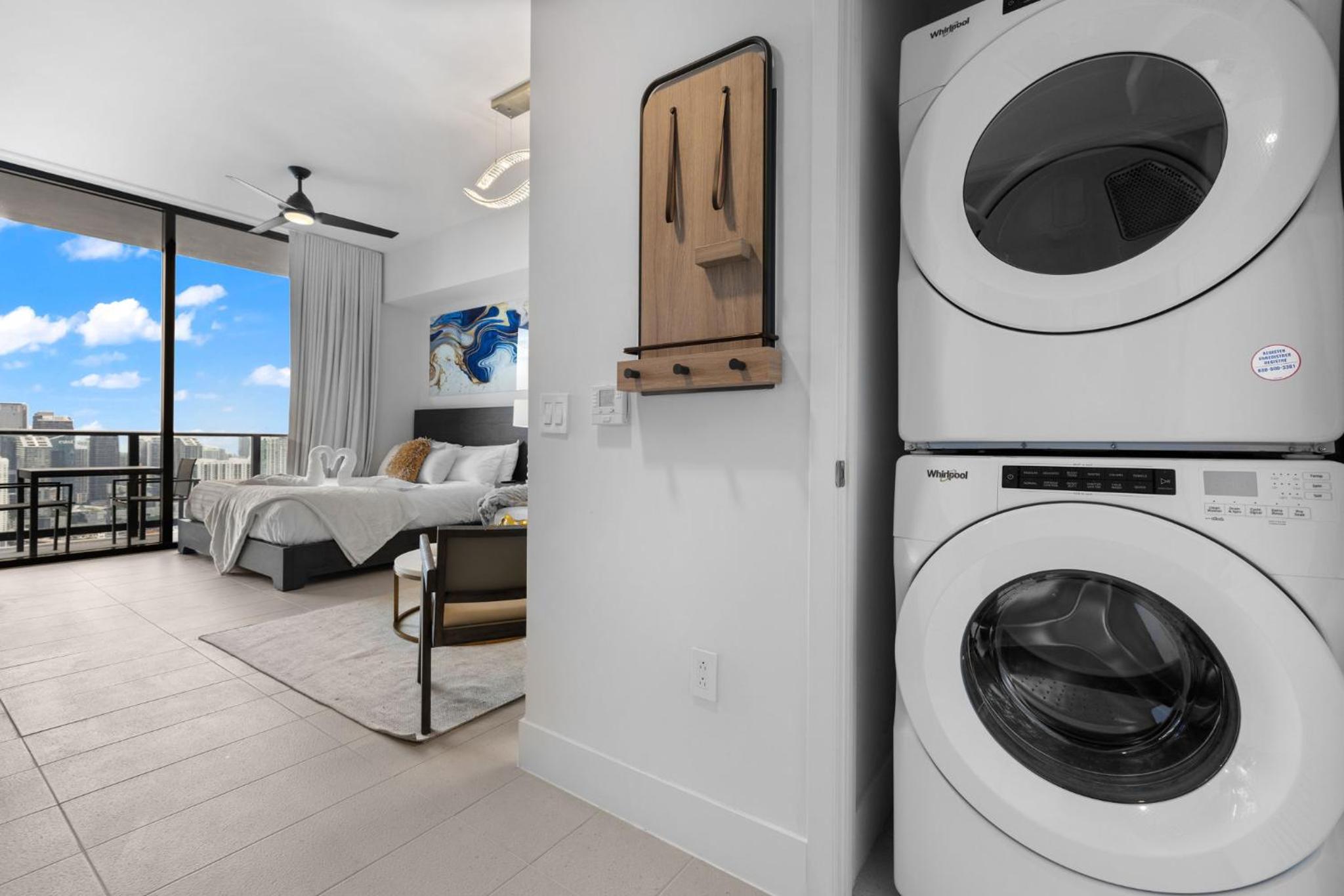 PH 49 Floor Luxury Studio w Free Parking