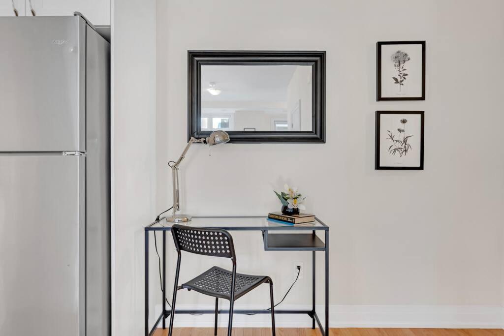 Designer Yorkdale 2BR Townhouse, Private Patio, Parking