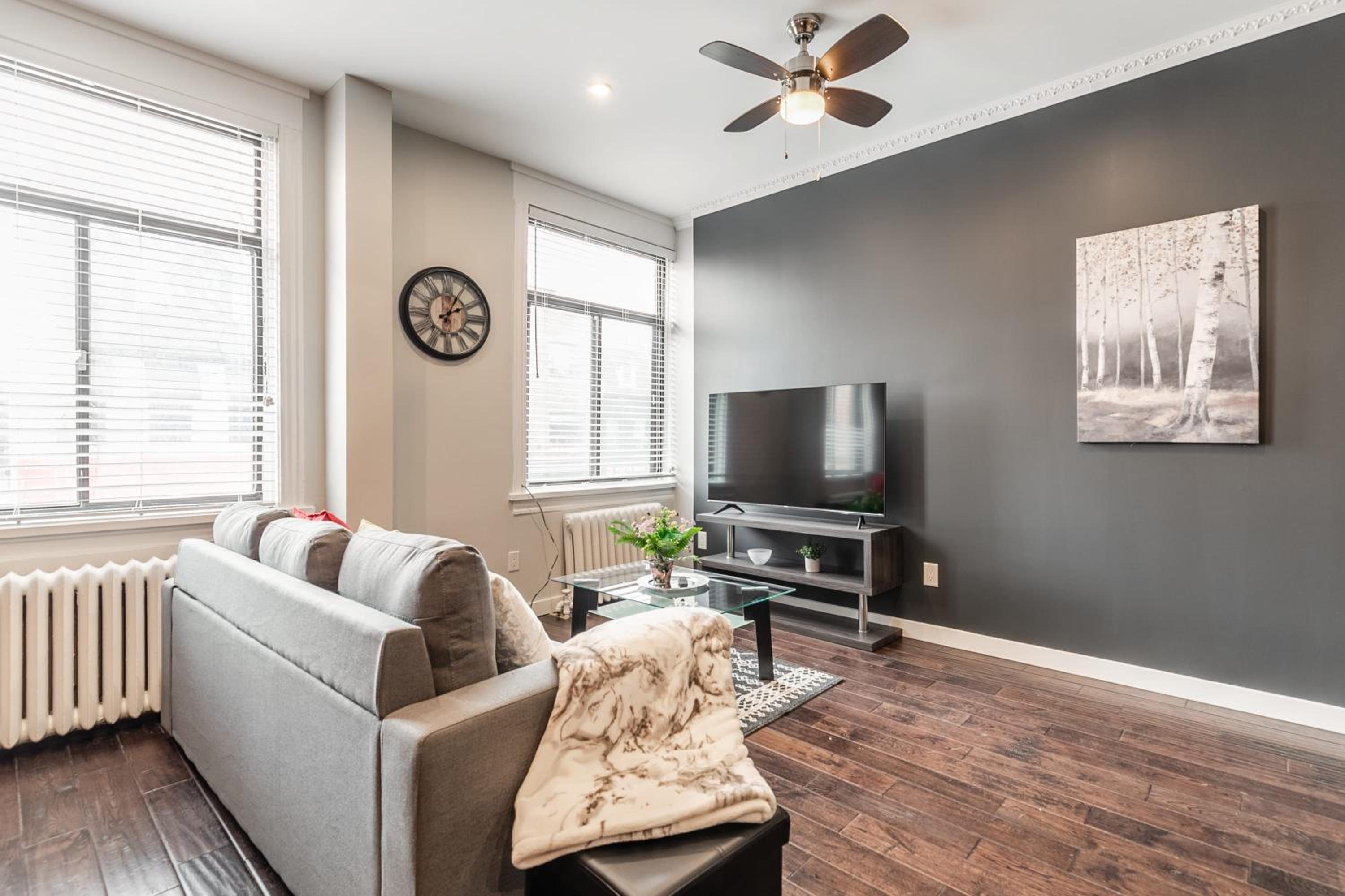 Cozy 1BR- Condo Unit - James Street North