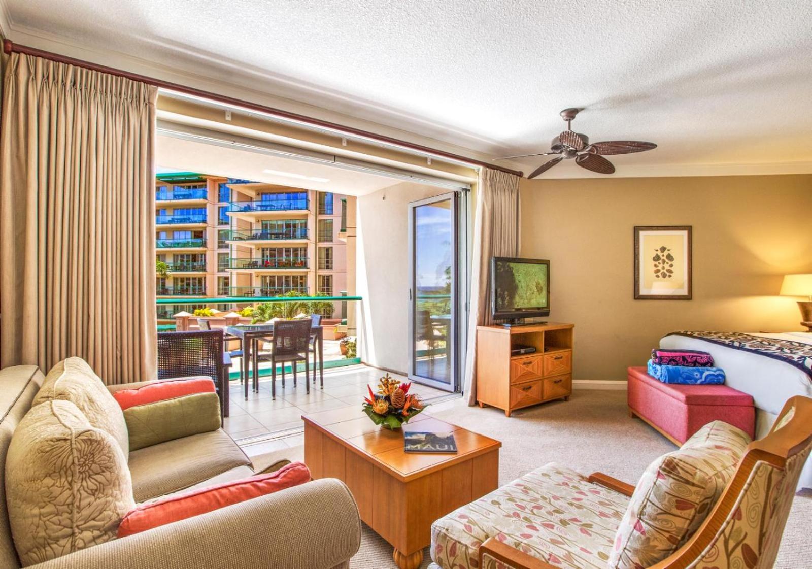 KBM Resorts: Honua Kai Hokulani HKH-323 Ocean View Studio Includes Rental Car view 3