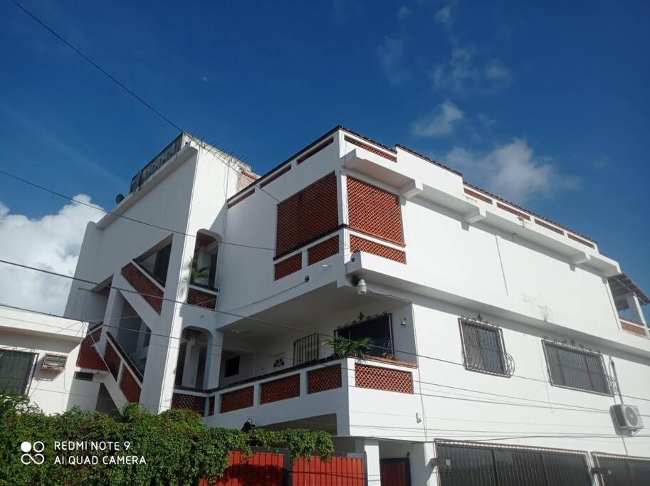 Casa para mas 20 personas con alberca en su interior