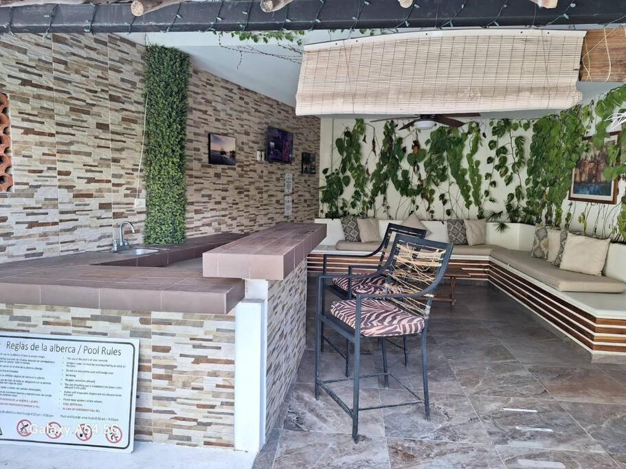 Casa para mas 20 personas con alberca en su interior