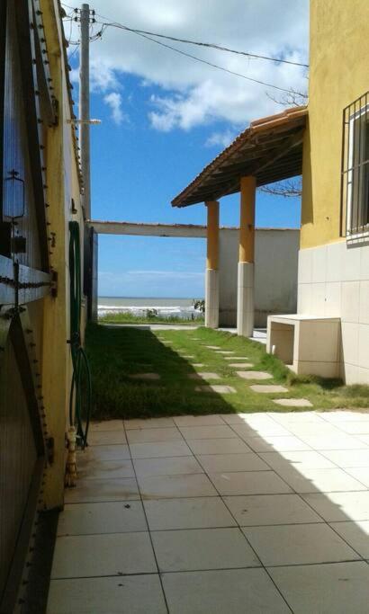 Casa de frente ao mar praia grande Nova Almeida ES