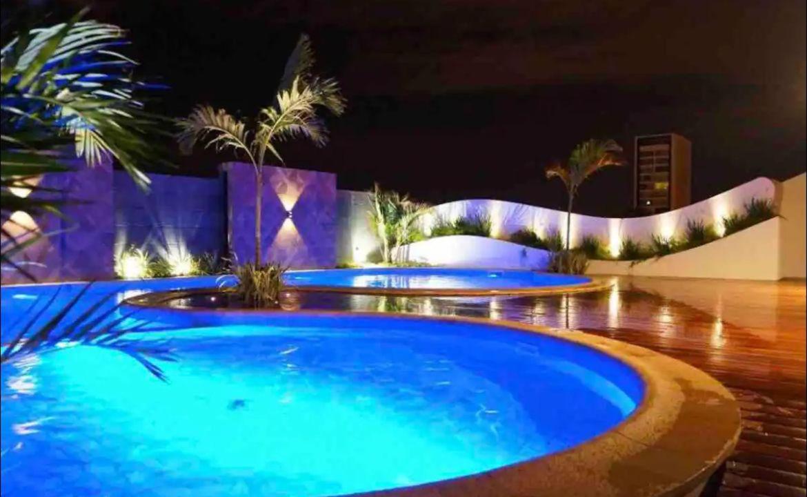 Departamento amplio, moderno y centrico!