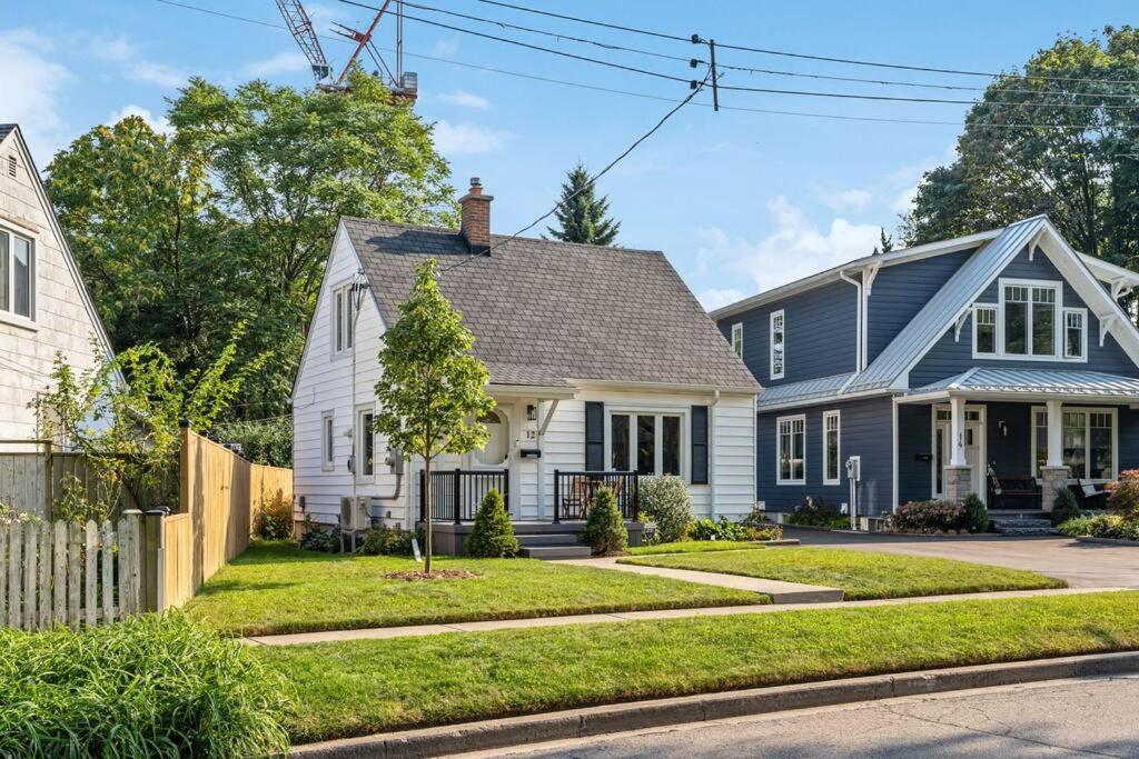 Heritage 3BR Etobicoke Gem, Sherway Gardens, BBQ