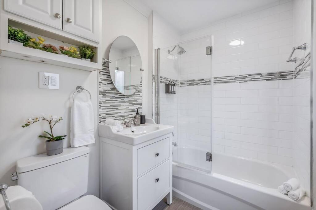 Heritage 3BR Etobicoke Gem, Sherway Gardens, BBQ
