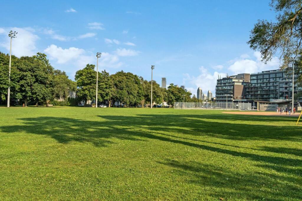 Heritage 3BR Etobicoke Gem, Sherway Gardens, BBQ