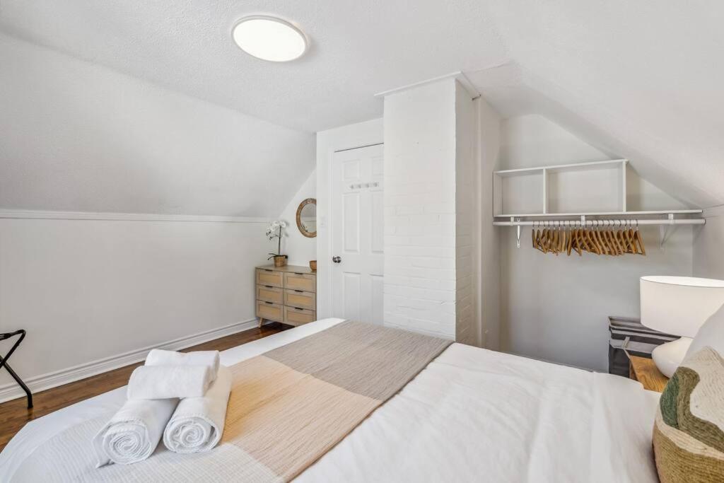 Heritage 3BR Etobicoke Gem, Sherway Gardens, BBQ