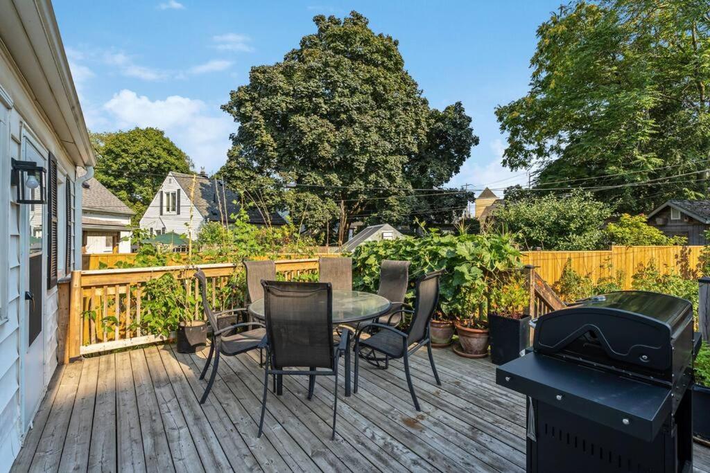 Heritage 3BR Etobicoke Gem, Sherway Gardens, BBQ