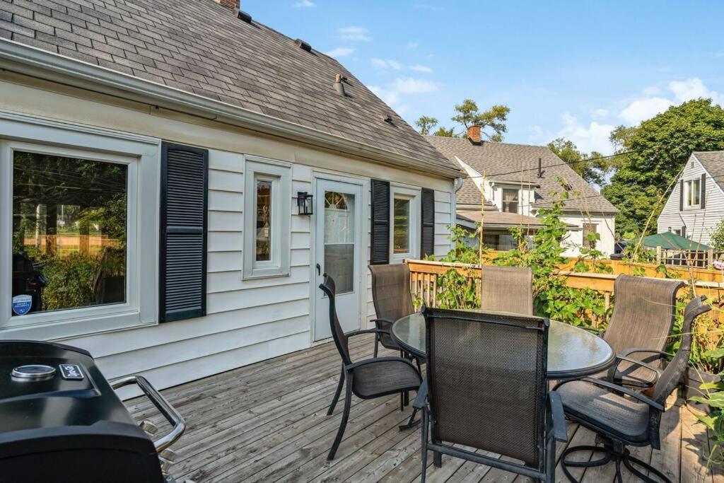 Heritage 3BR Etobicoke Gem, Sherway Gardens, BBQ