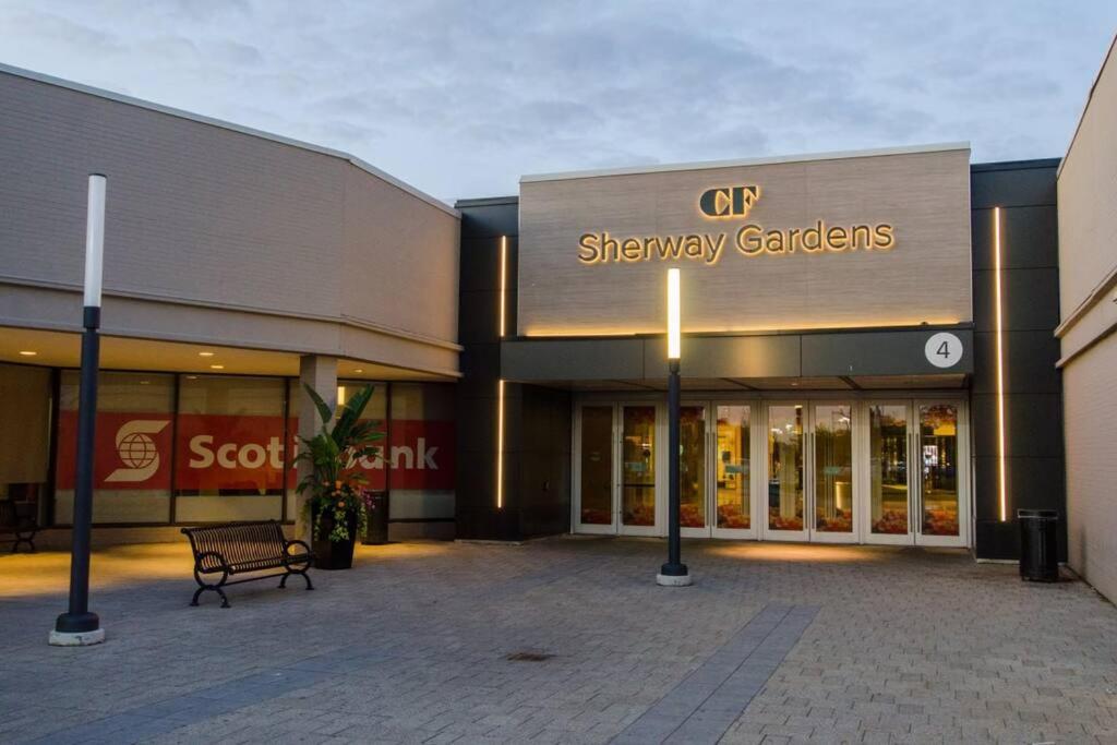 Heritage 3BR Etobicoke Gem, Sherway Gardens, BBQ