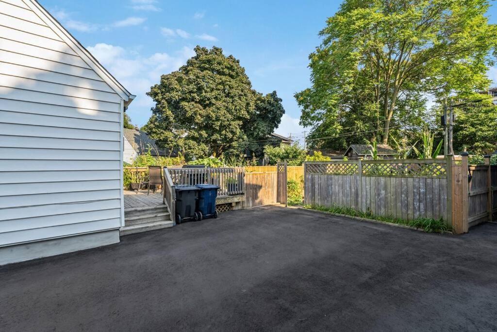 Heritage 3BR Etobicoke Gem, Sherway Gardens, BBQ
