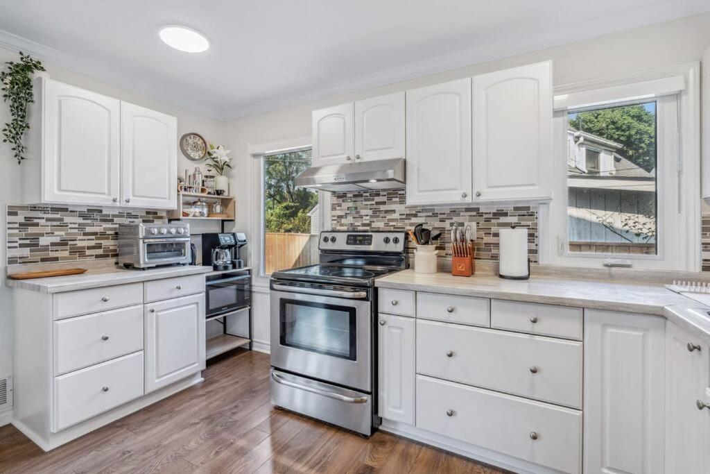 Heritage 3BR Etobicoke Gem, Sherway Gardens, BBQ