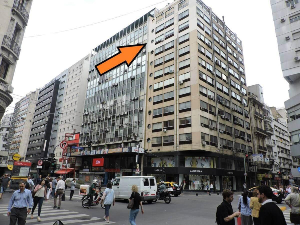 4 Ventanales sobre la Avenida Corrientes