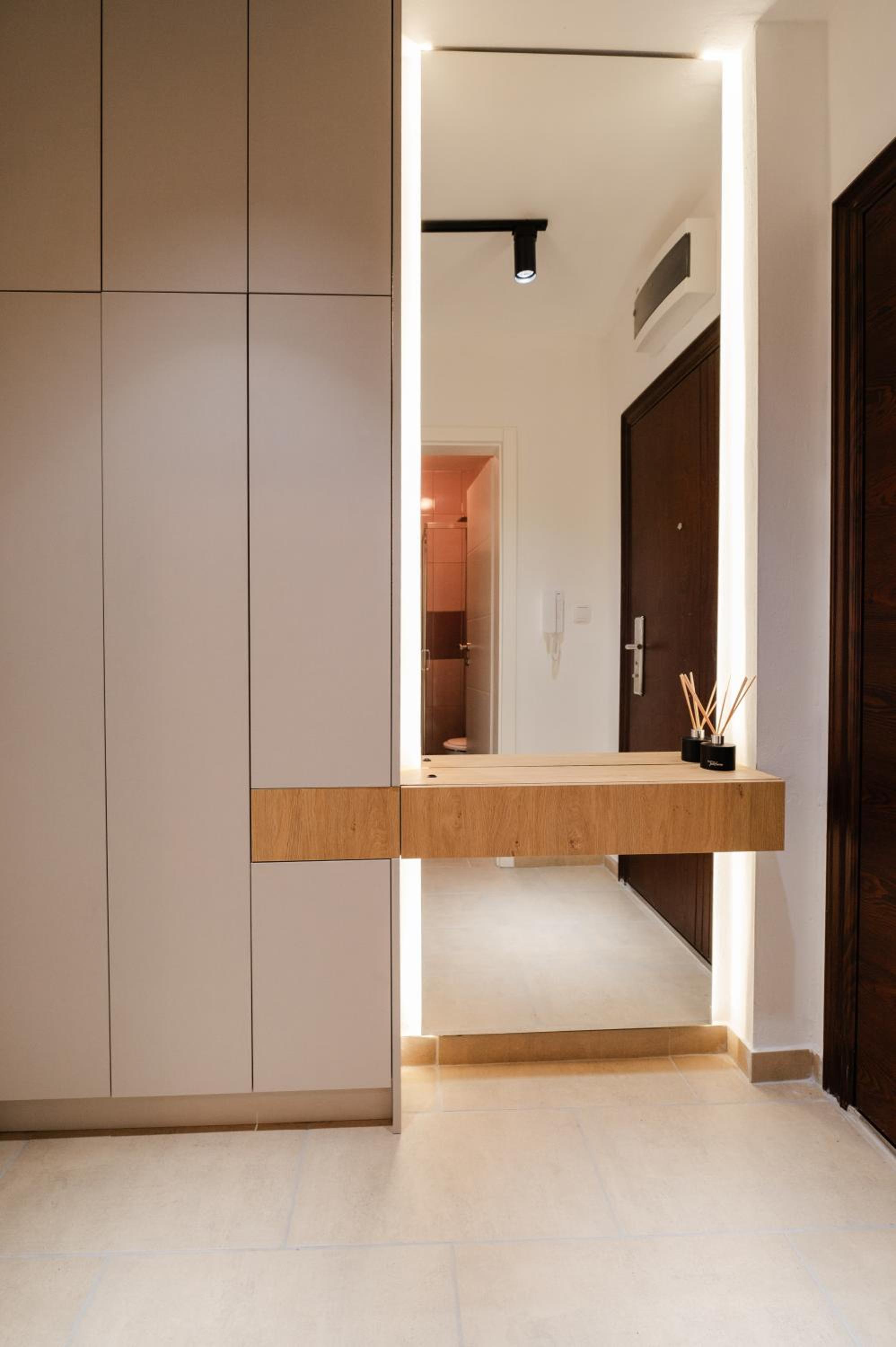 Studio Compact