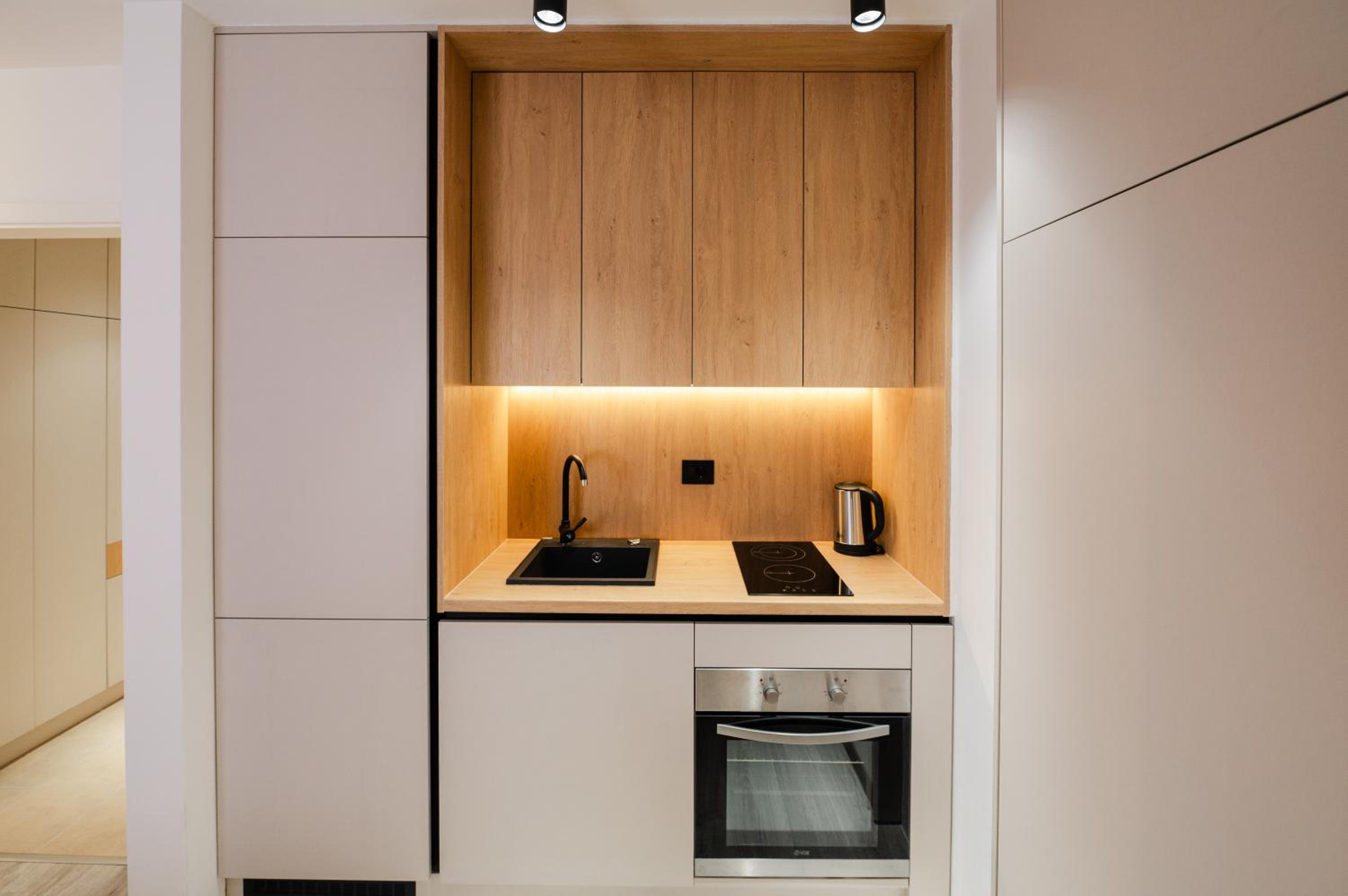 Studio Compact