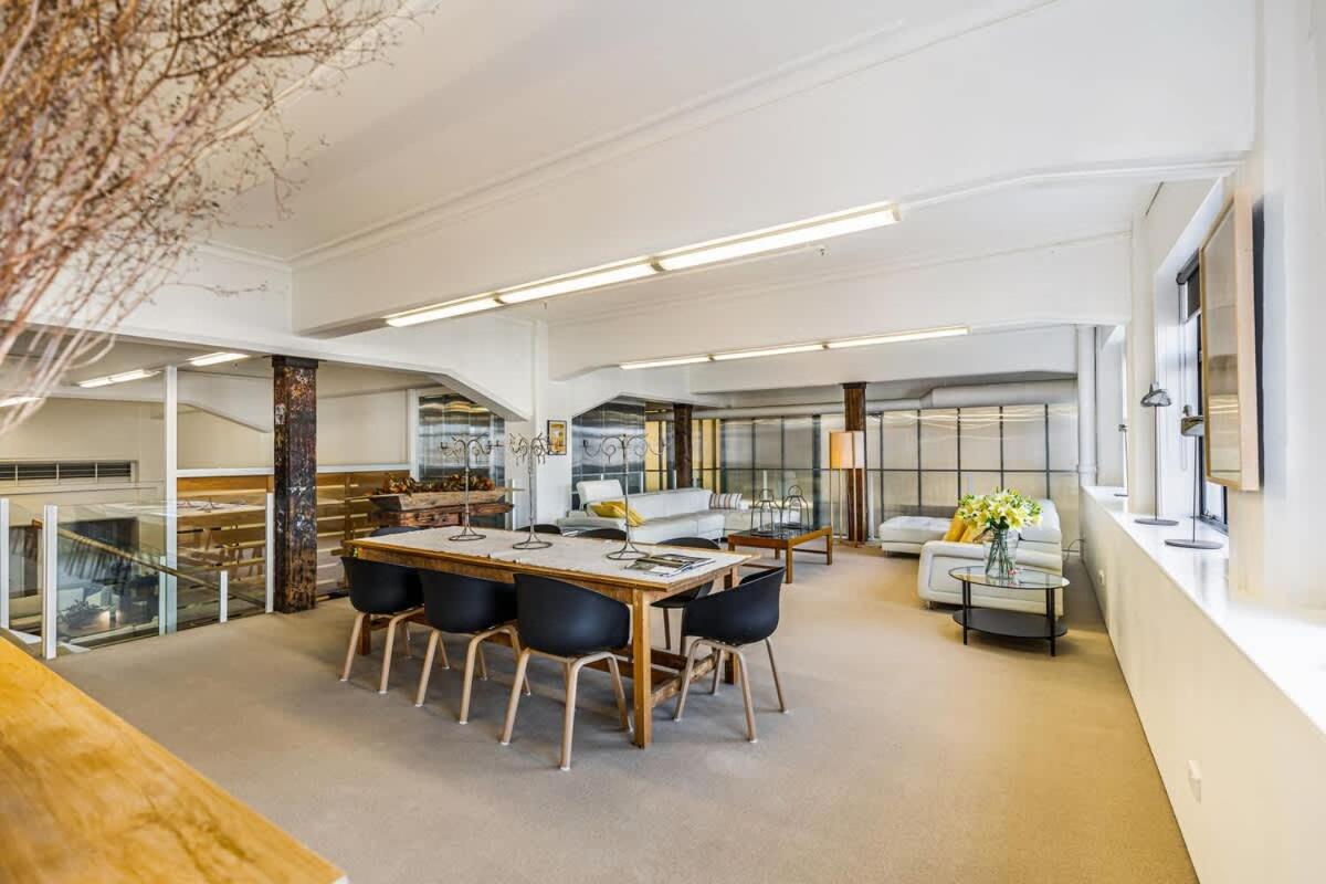 Spacious Room in Unique K Road Apartment